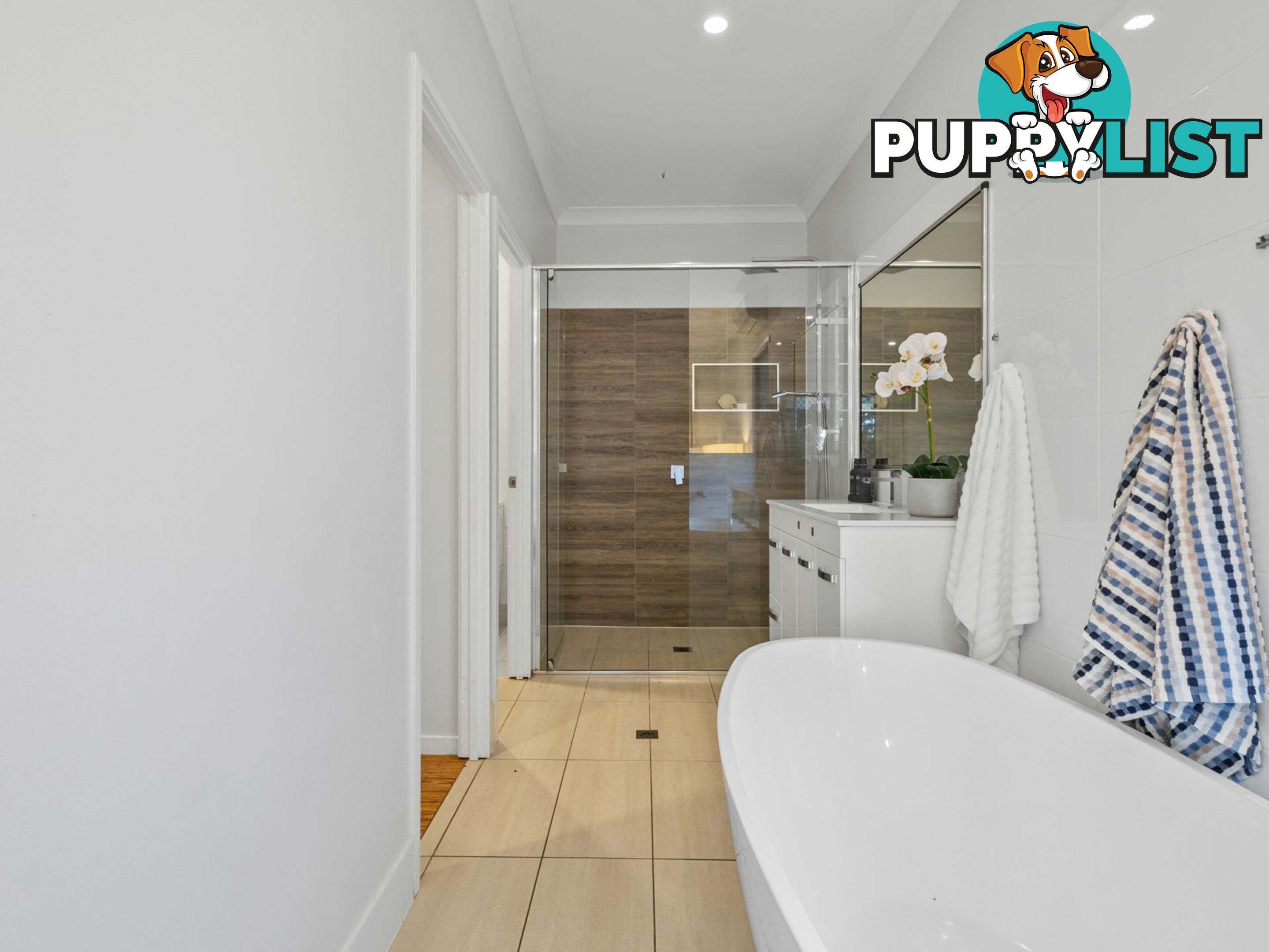 82-84 Toogood Road WOREE QLD 4868