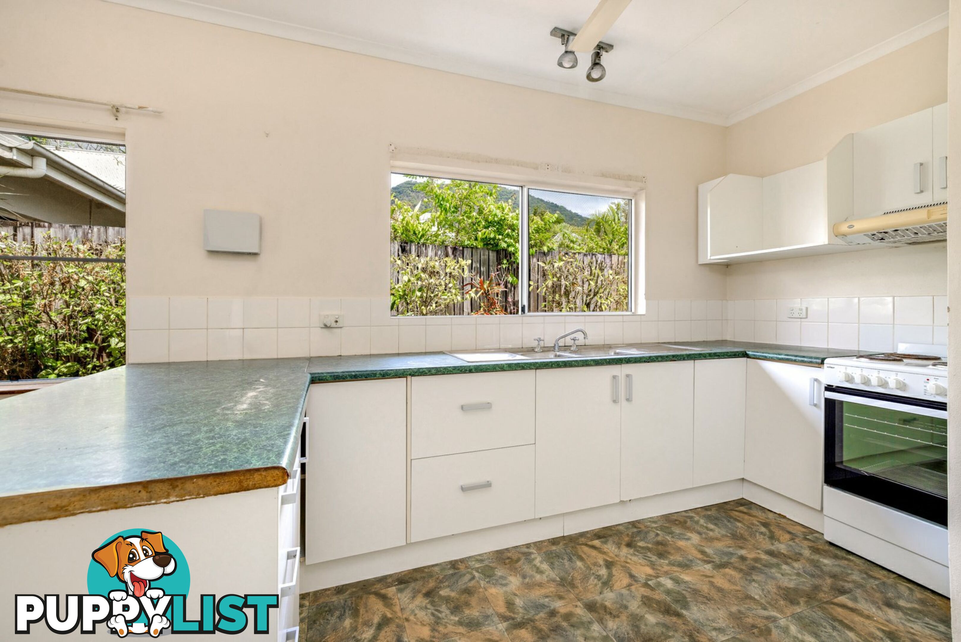 25 Lamb Street SMITHFIELD QLD 4878