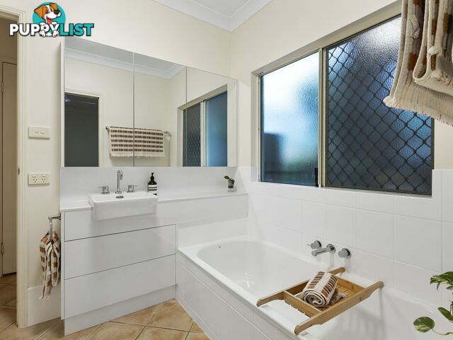 17 Stratford Chase STRATFORD QLD 4870