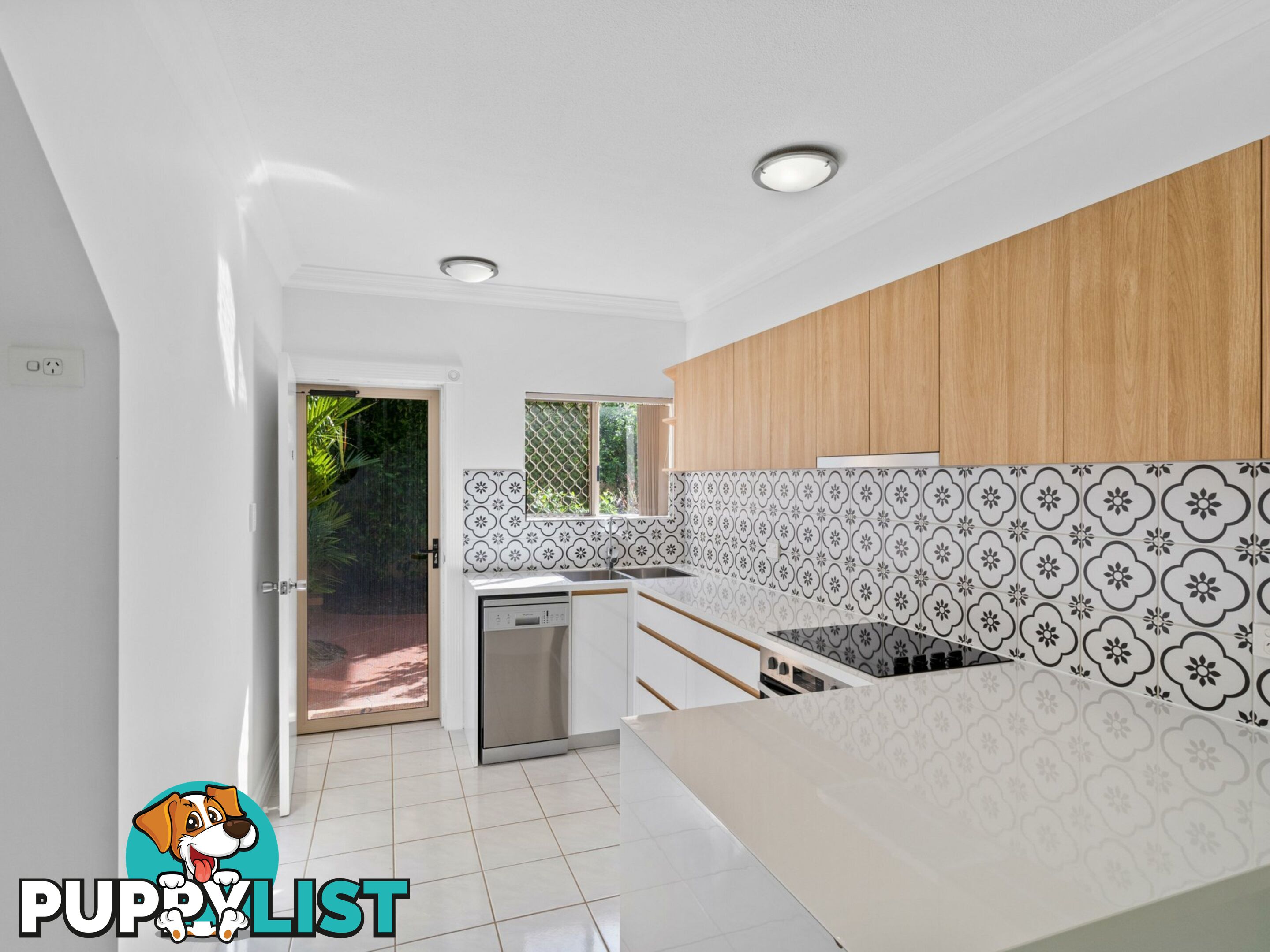4/2-4 Springfield Crescent MANOORA QLD 4870