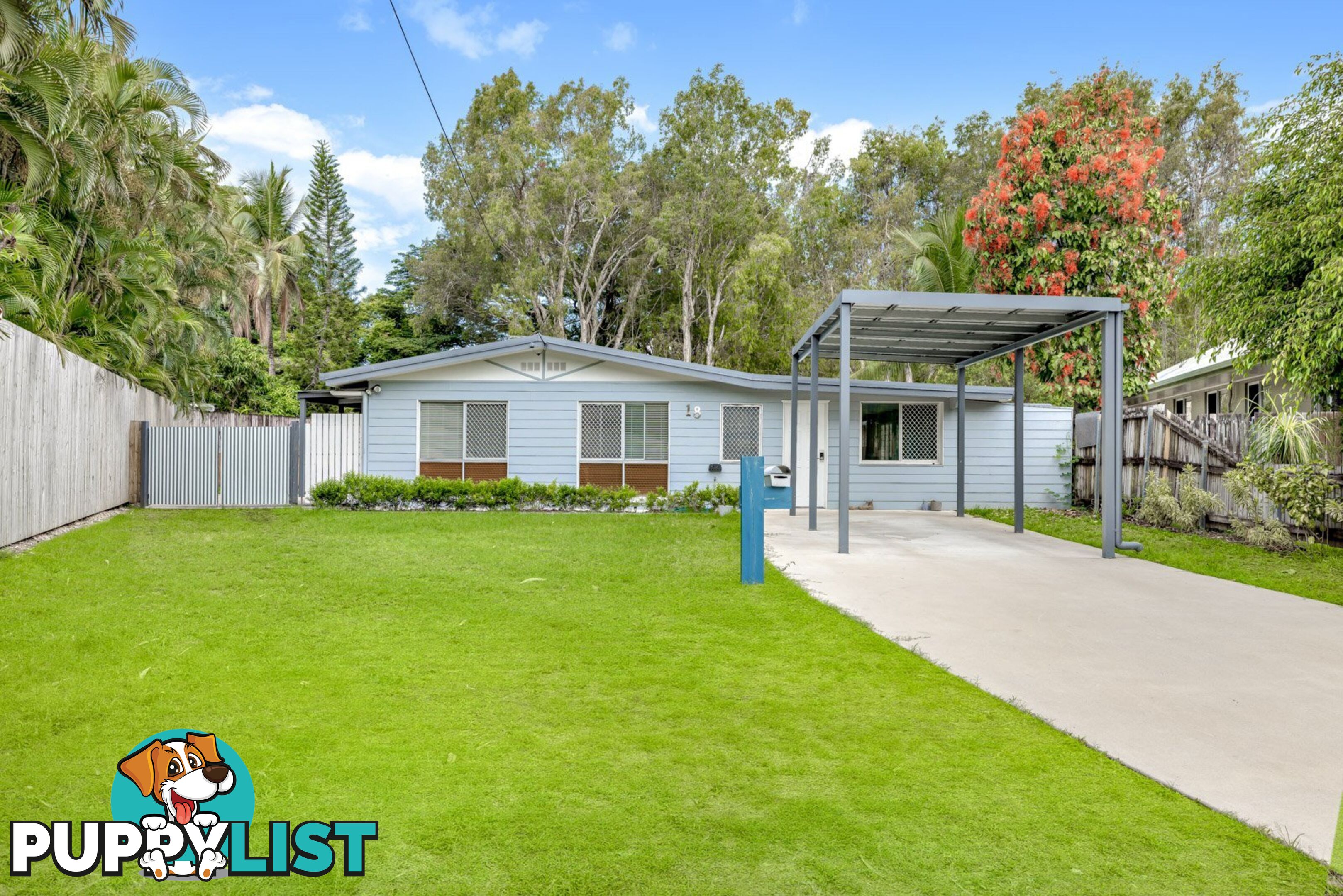 18 Moonah Street HOLLOWAYS BEACH QLD 4878