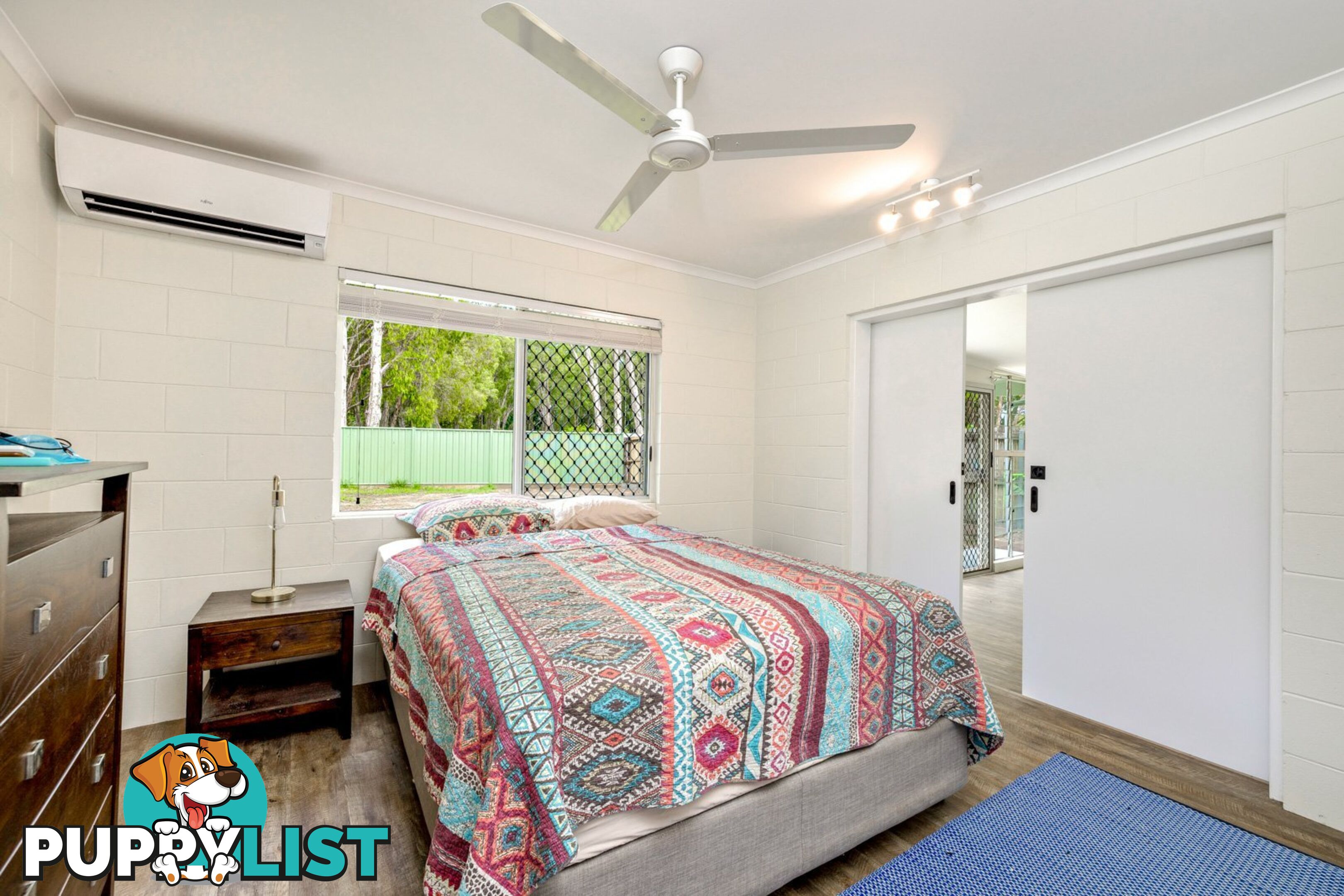 18 Moonah Street HOLLOWAYS BEACH QLD 4878