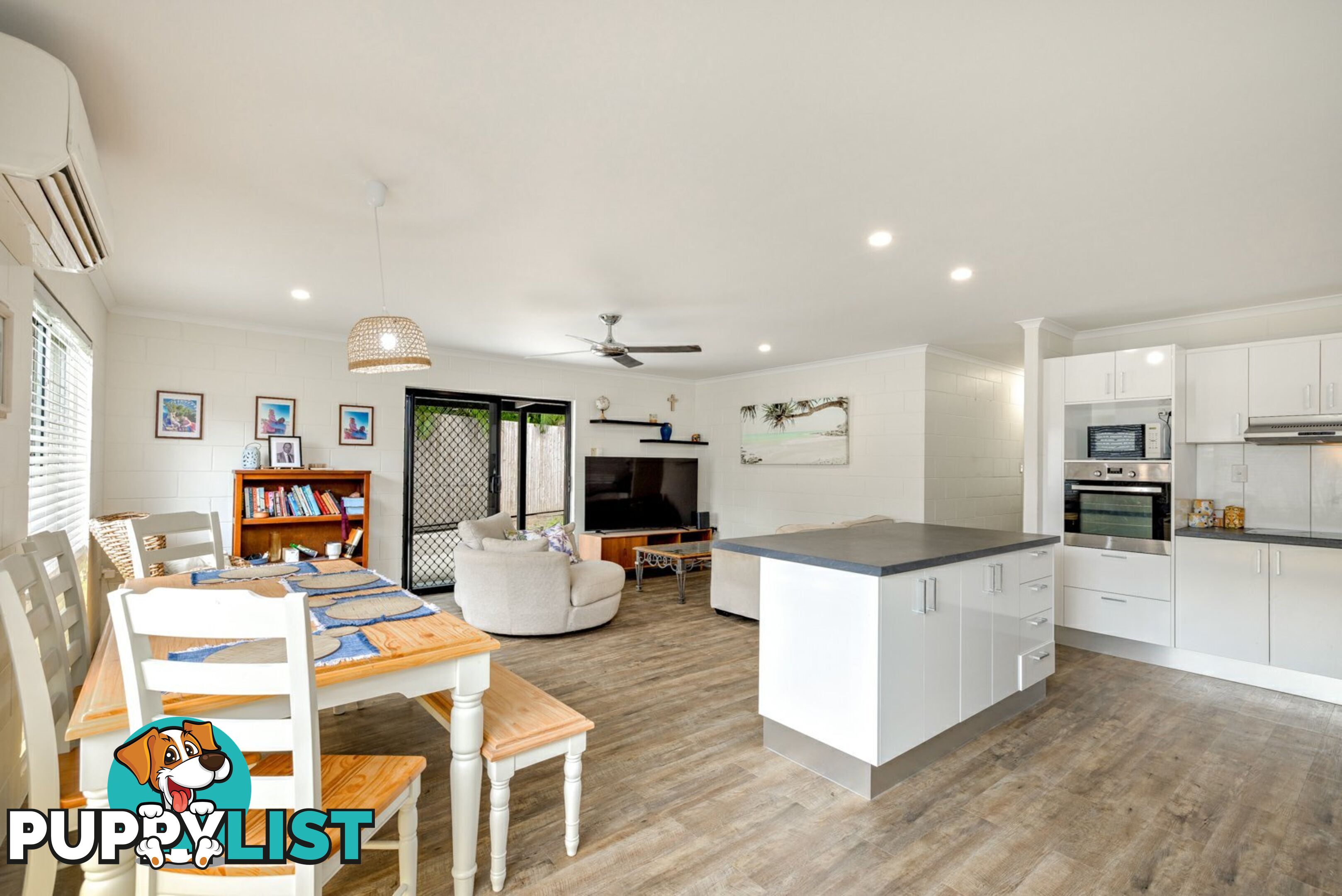 18 Moonah Street HOLLOWAYS BEACH QLD 4878