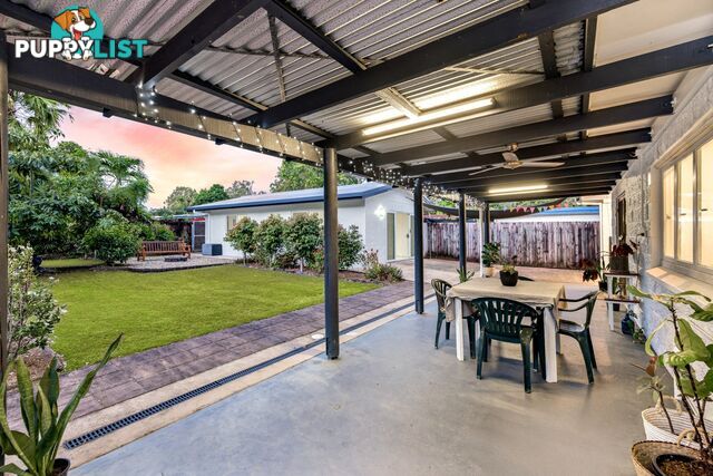 10 Hickory Street HOLLOWAYS BEACH QLD 4878