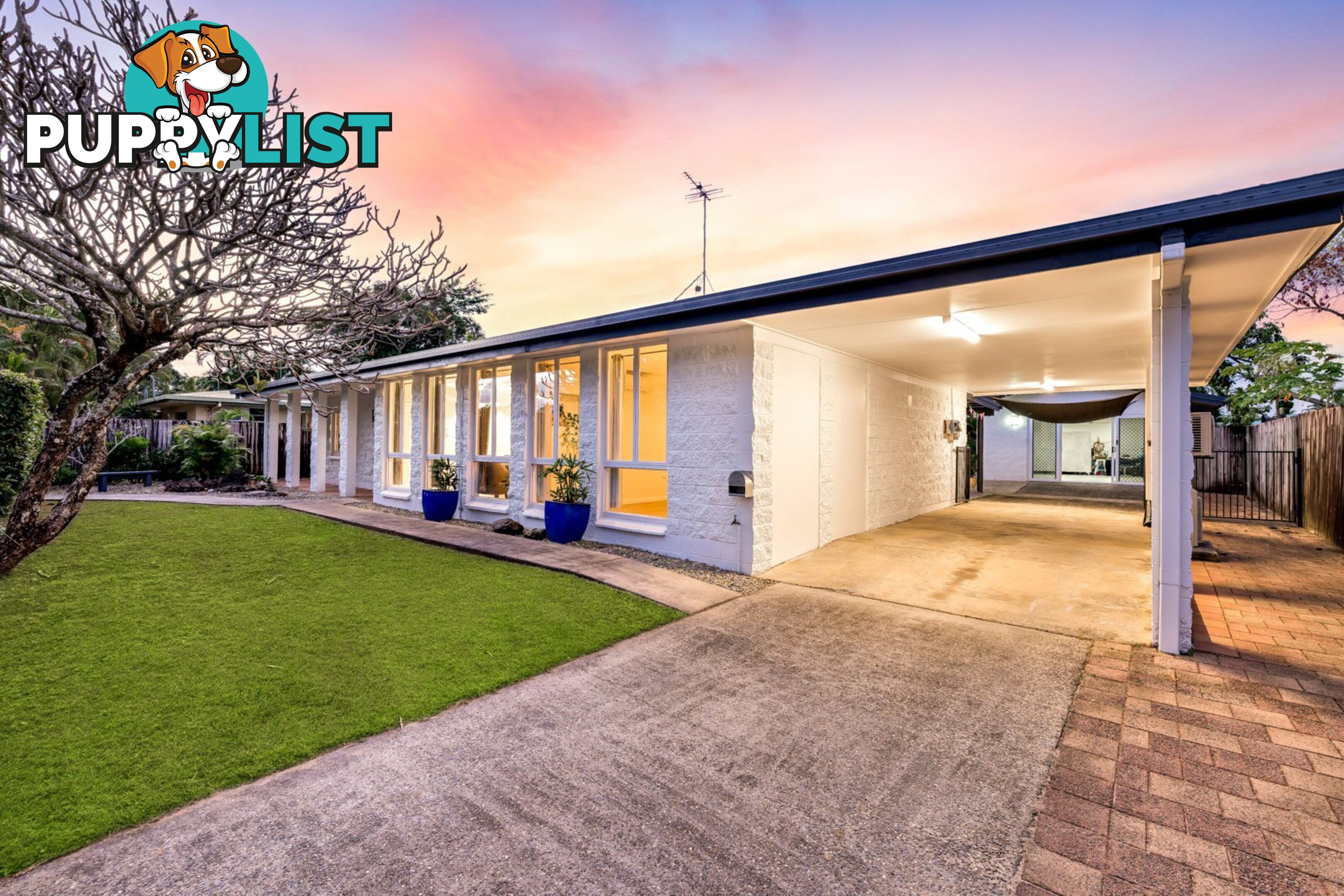 10 Hickory Street HOLLOWAYS BEACH QLD 4878