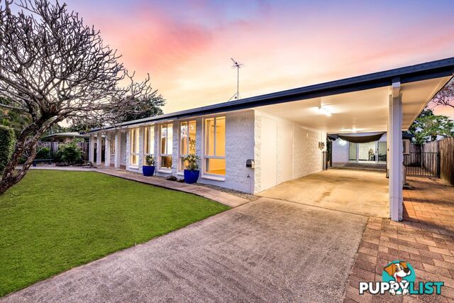 10 Hickory Street HOLLOWAYS BEACH QLD 4878