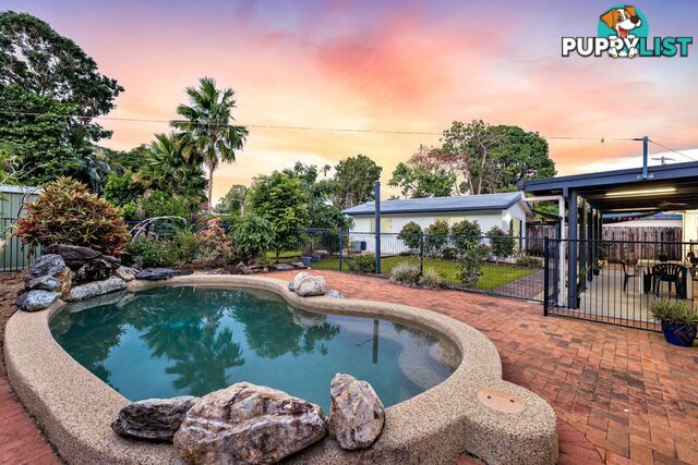 10 Hickory Street HOLLOWAYS BEACH QLD 4878