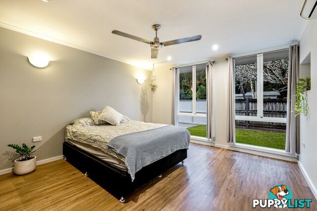 10 Hickory Street HOLLOWAYS BEACH QLD 4878