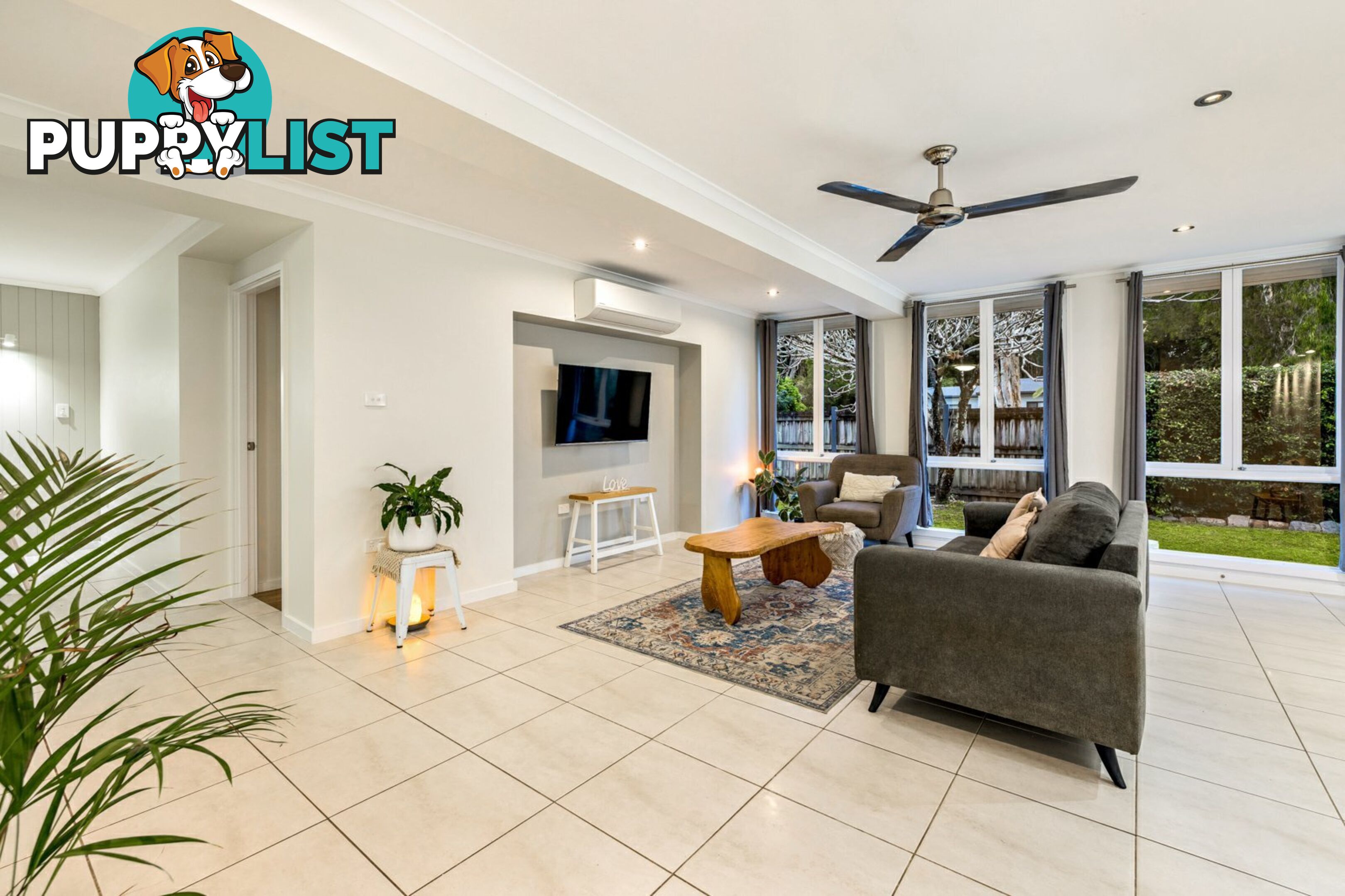 10 Hickory Street HOLLOWAYS BEACH QLD 4878