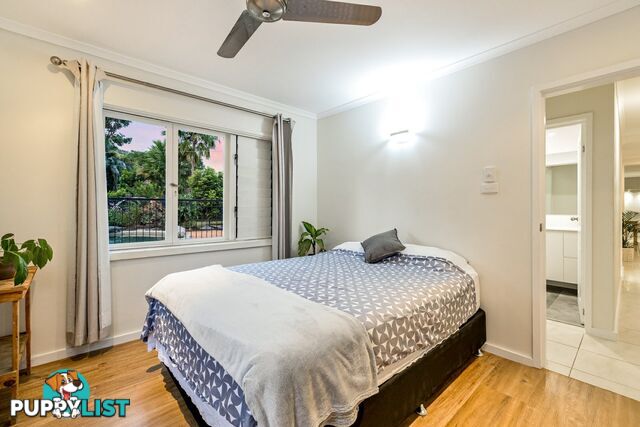 10 Hickory Street HOLLOWAYS BEACH QLD 4878