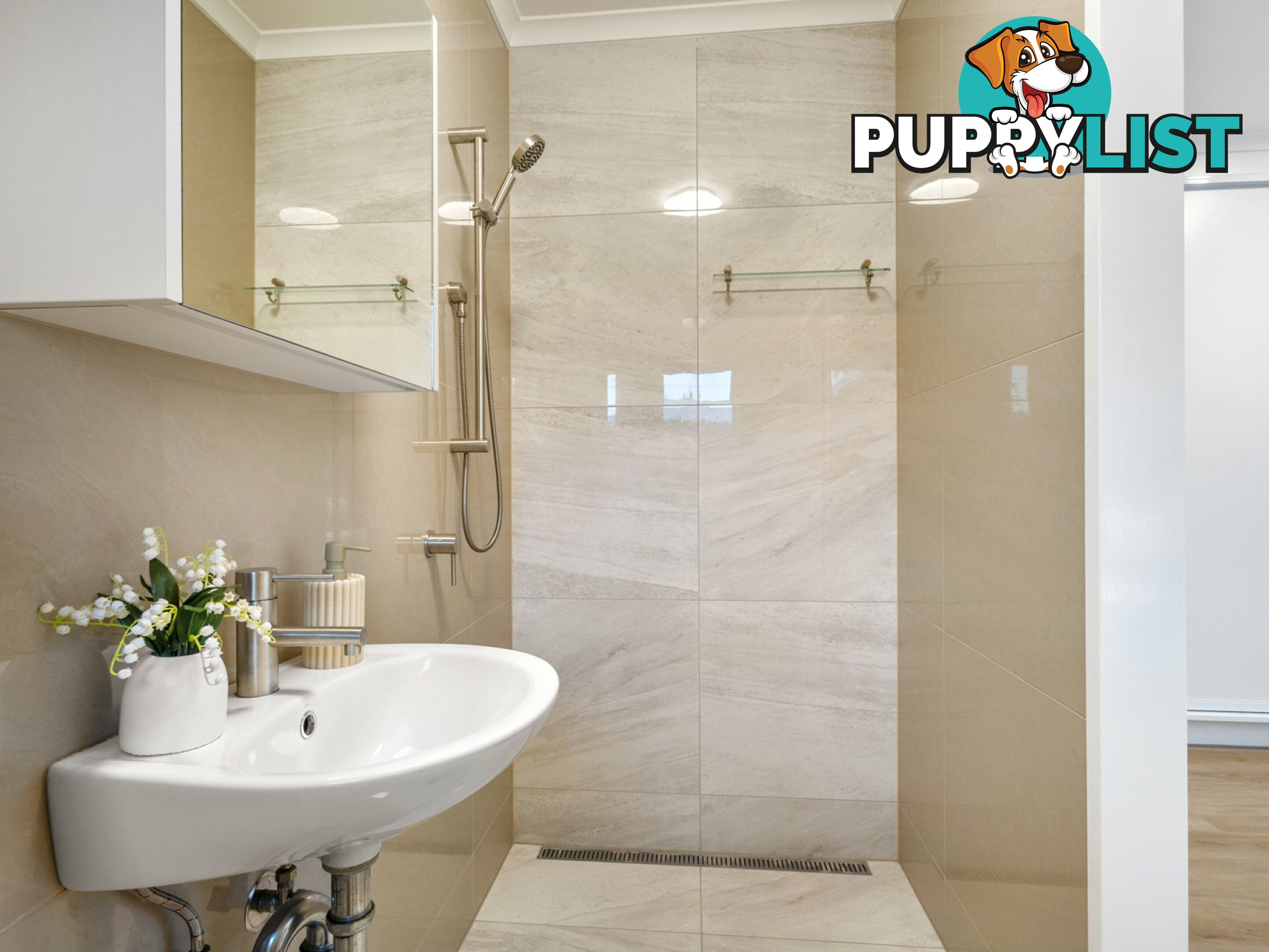 9 Baronia Crescent HOLLOWAYS BEACH QLD 4878