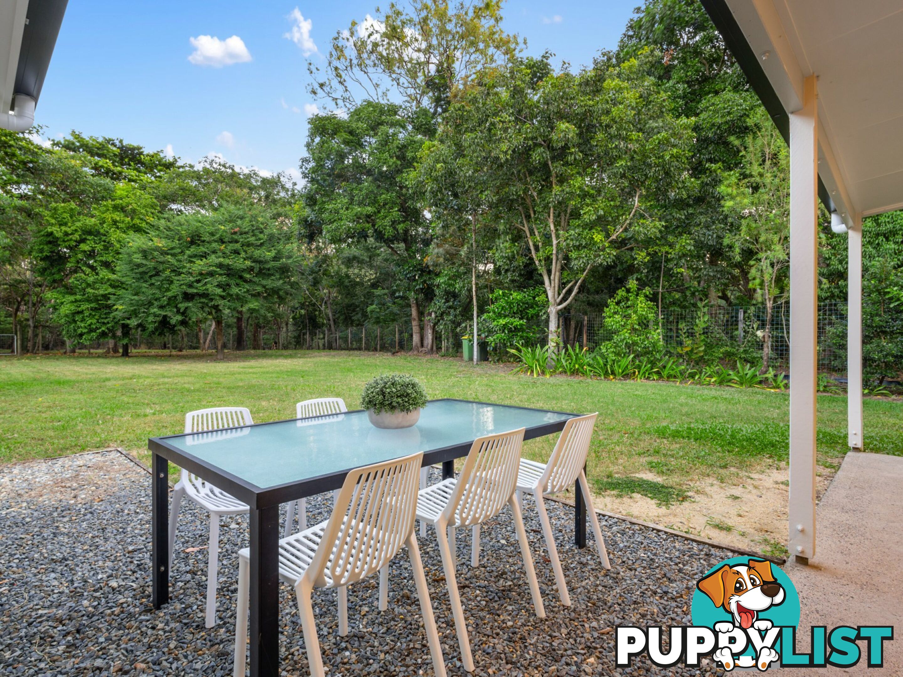 9 Baronia Crescent HOLLOWAYS BEACH QLD 4878