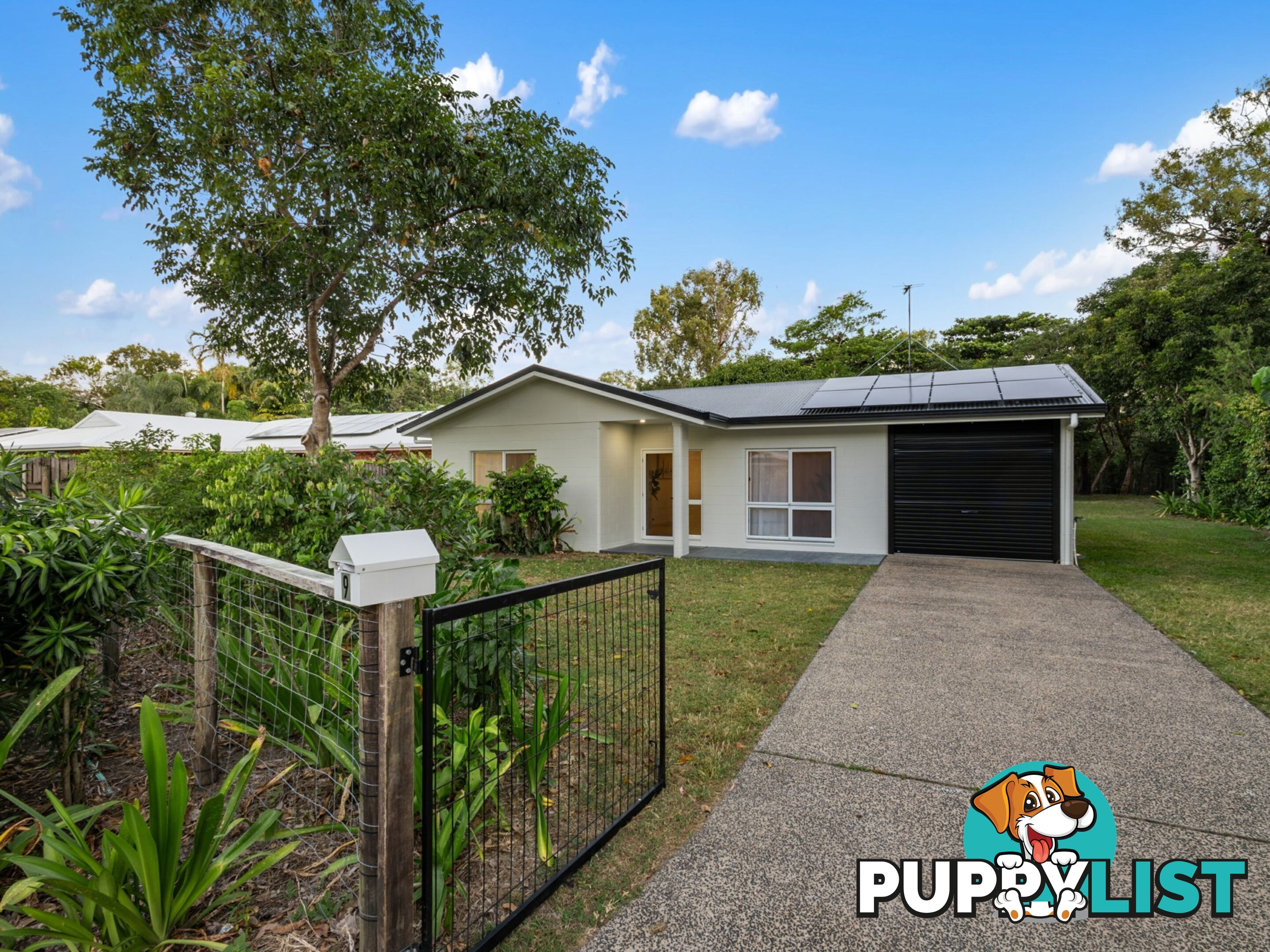 9 Baronia Crescent HOLLOWAYS BEACH QLD 4878