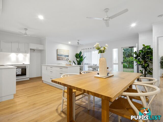9 Baronia Crescent HOLLOWAYS BEACH QLD 4878