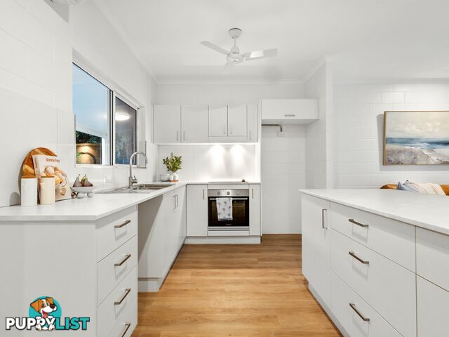 9 Baronia Crescent HOLLOWAYS BEACH QLD 4878