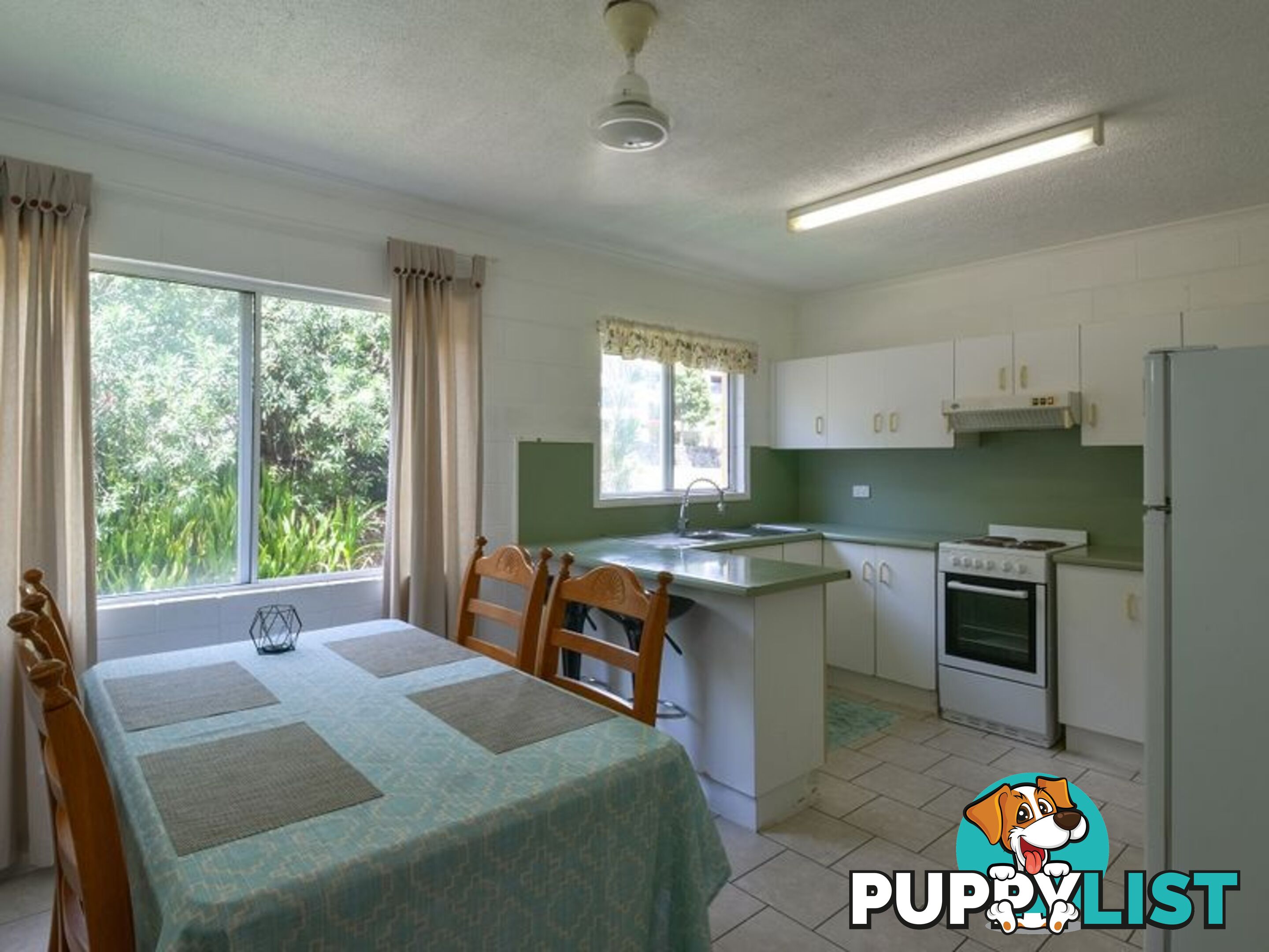 Unit 2/3 Eshelby Drive CANNONVALE QLD 4802