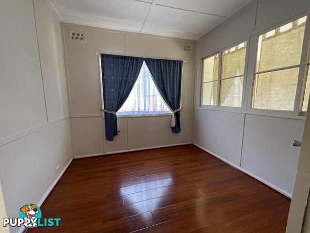 33 Oatlands Street WENTWORTHVILLE NSW 2145
