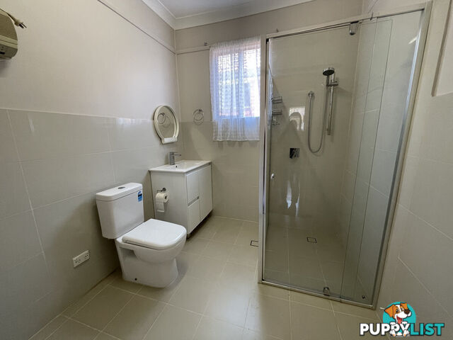 33 Oatlands Street WENTWORTHVILLE NSW 2145