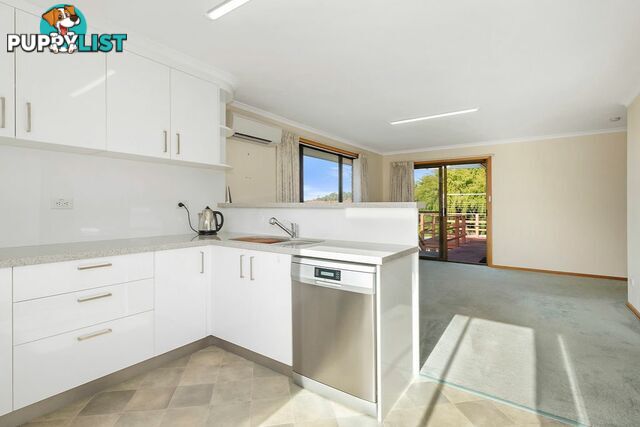 8 Ashley Court BLACKMANS BAY TAS 7052