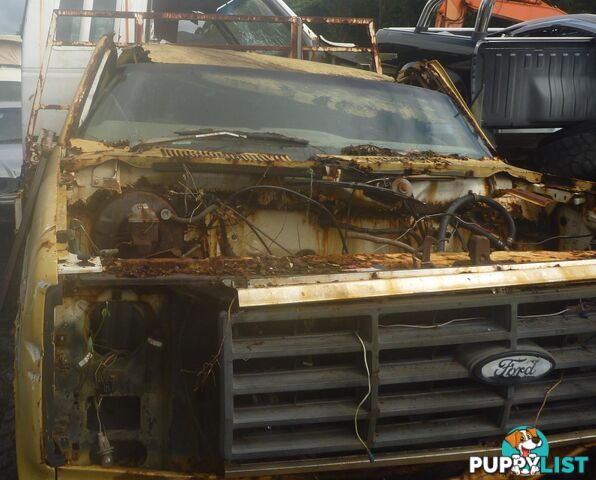 •	2004 Ford F250 Superduty XLT (10 Currently being dismantled)