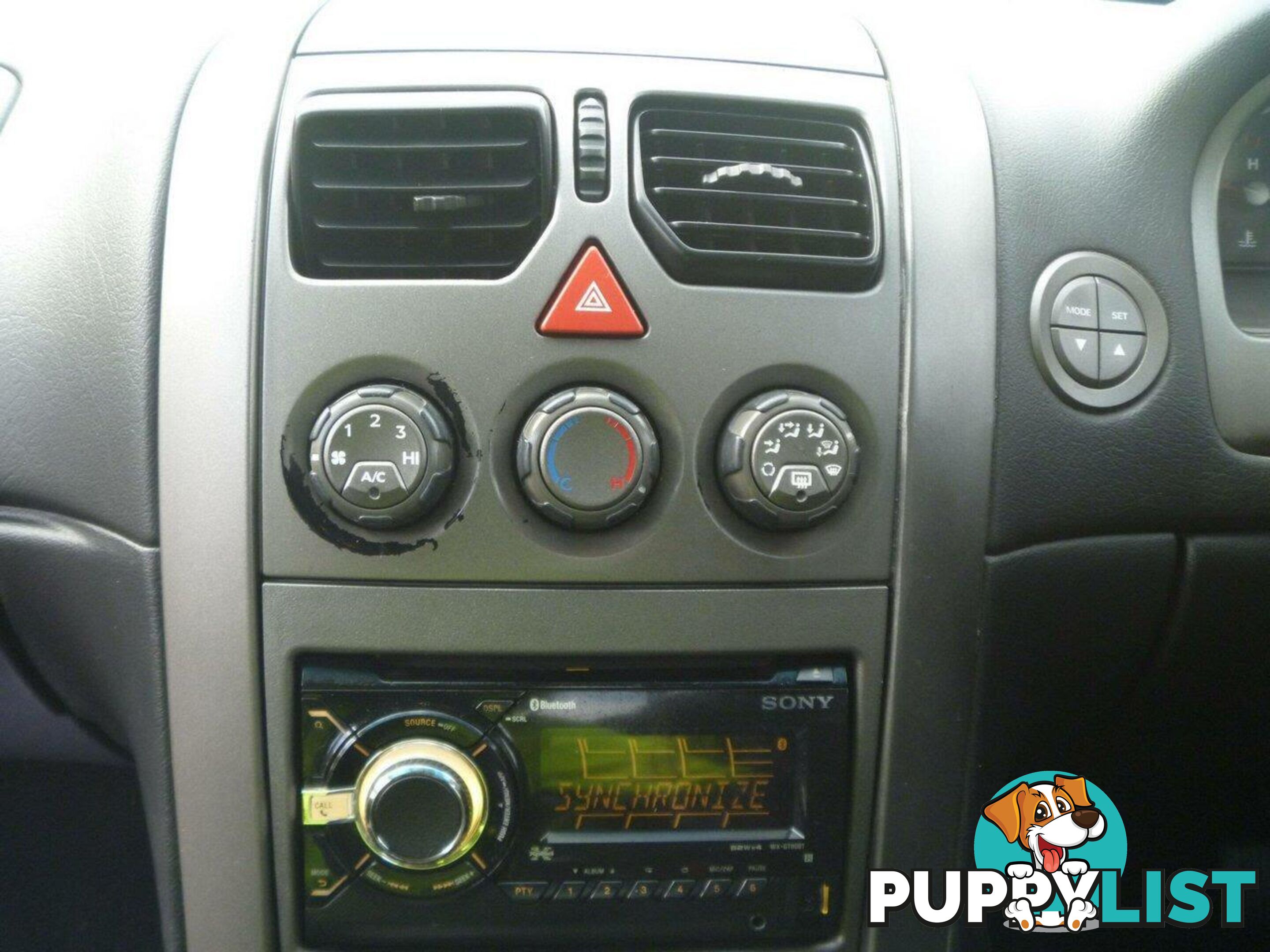 2005 HOLDEN COMMODORE ACCLAIM VZ SEDAN, 4 DOORS, 5 SEATS