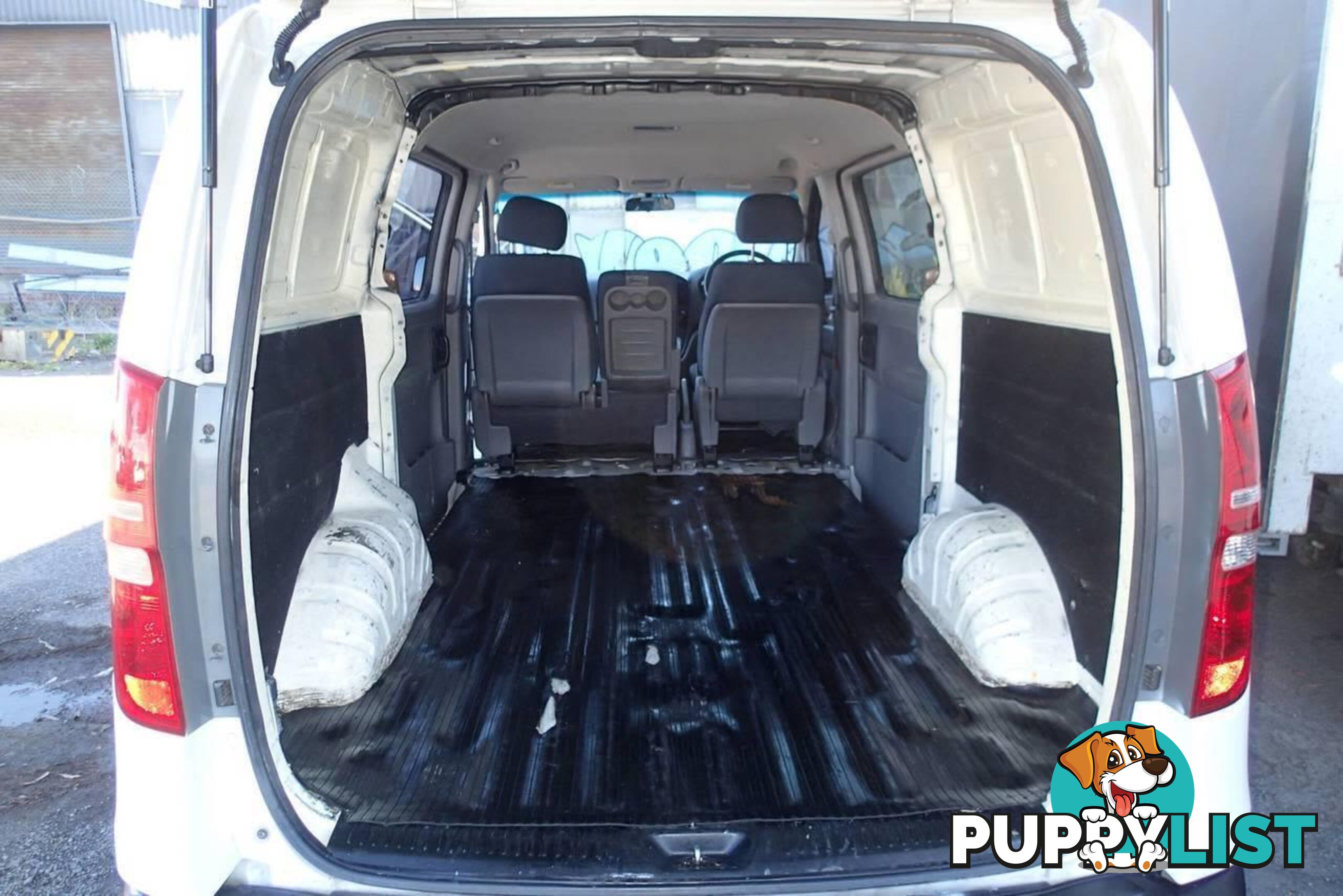 2011 HYUNDAI ILOAD  TQ MY11 COMMERCIAL, 4 DOORS, 3 SEATS