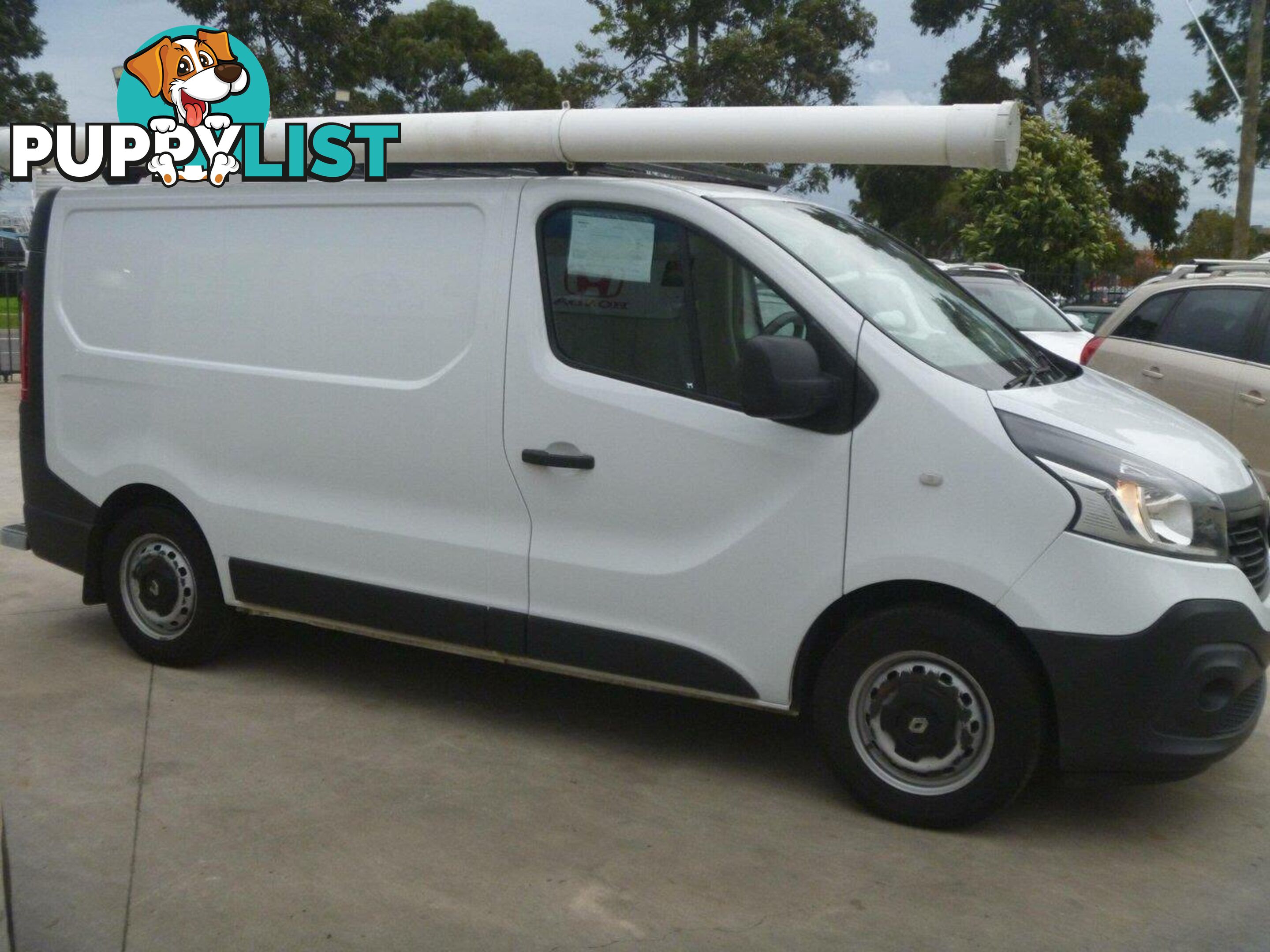 2015 RENAULT TRAFIC SWB X82 COMMERCIAL, 4 DOORS, 3 SEATS