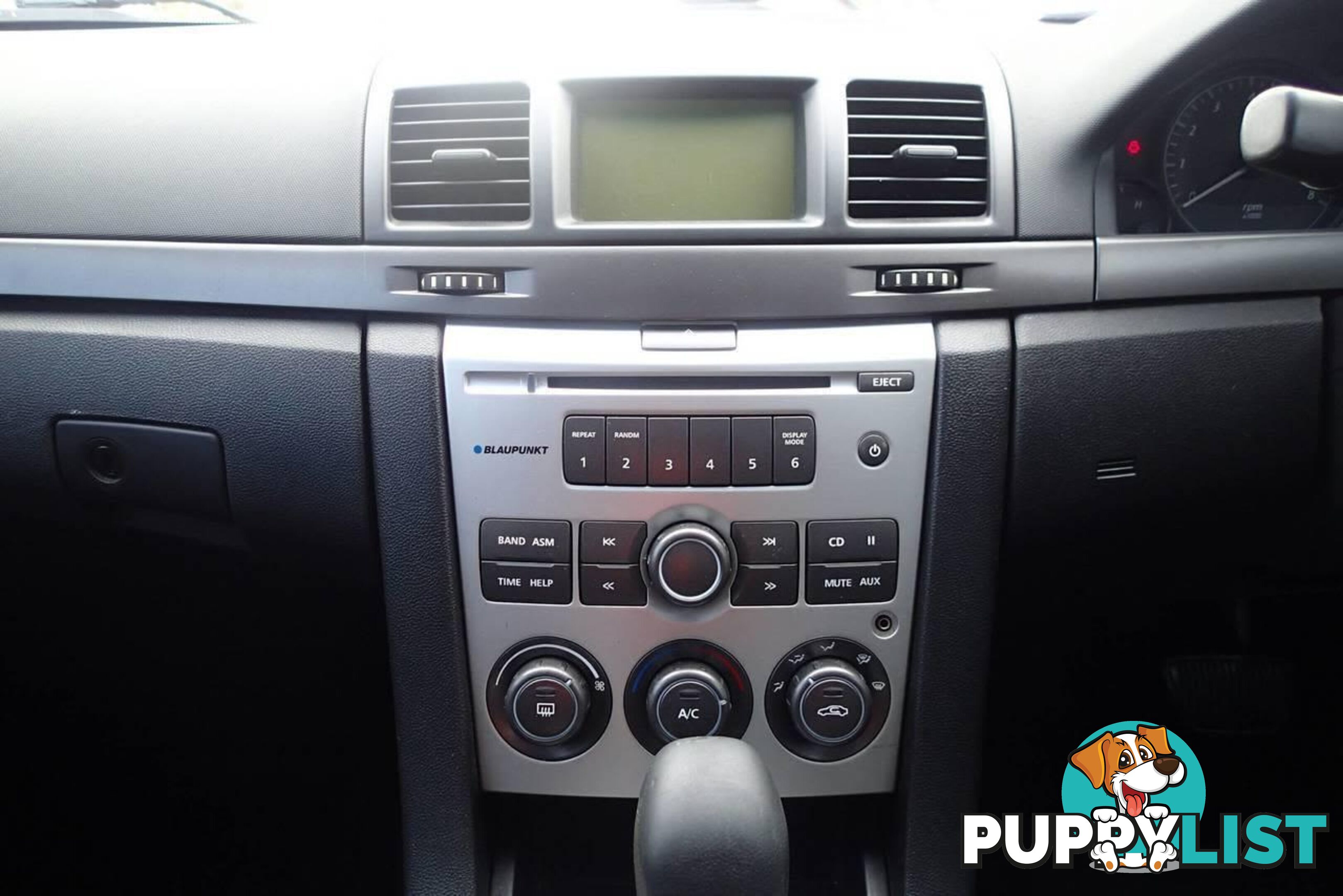 2009 HOLDEN COMMODORE OMEGA VE MY10 SEDAN, 4 DOORS, 5 SEATS
