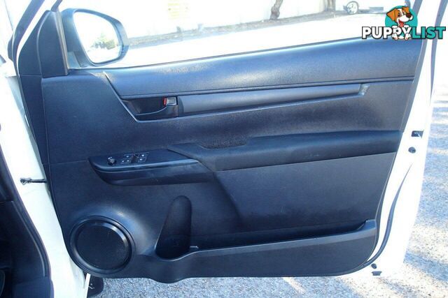 2016 TOYOTA HILUX WORKMATE TGN121R UTE TRAY, 2 DOORS, 2 SEATS