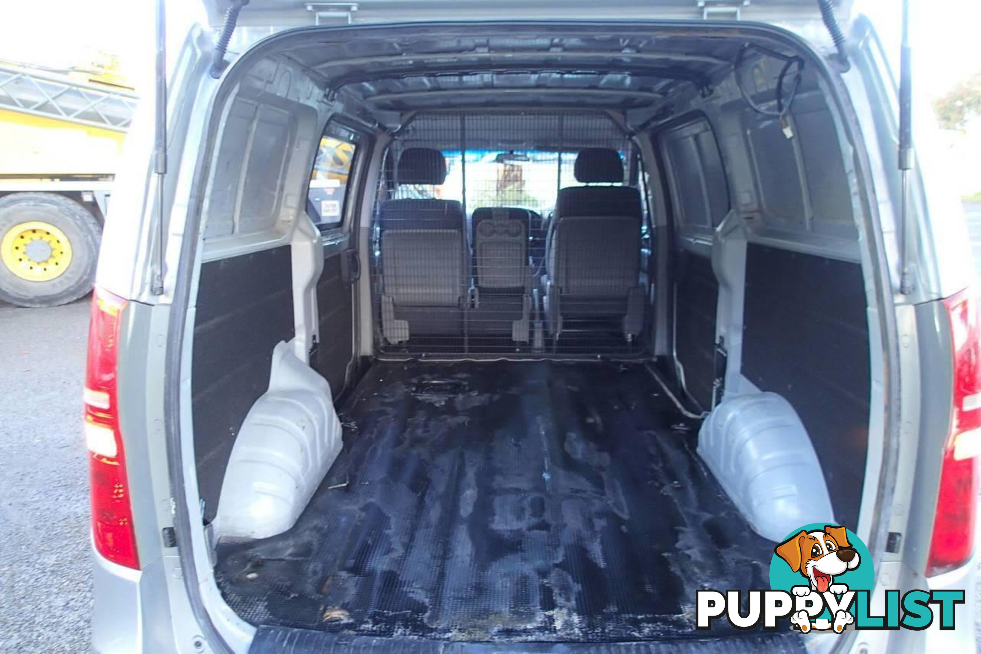 2011 HYUNDAI ILOAD  TQ MY11 COMMERCIAL, 4 DOORS, 3 SEATS