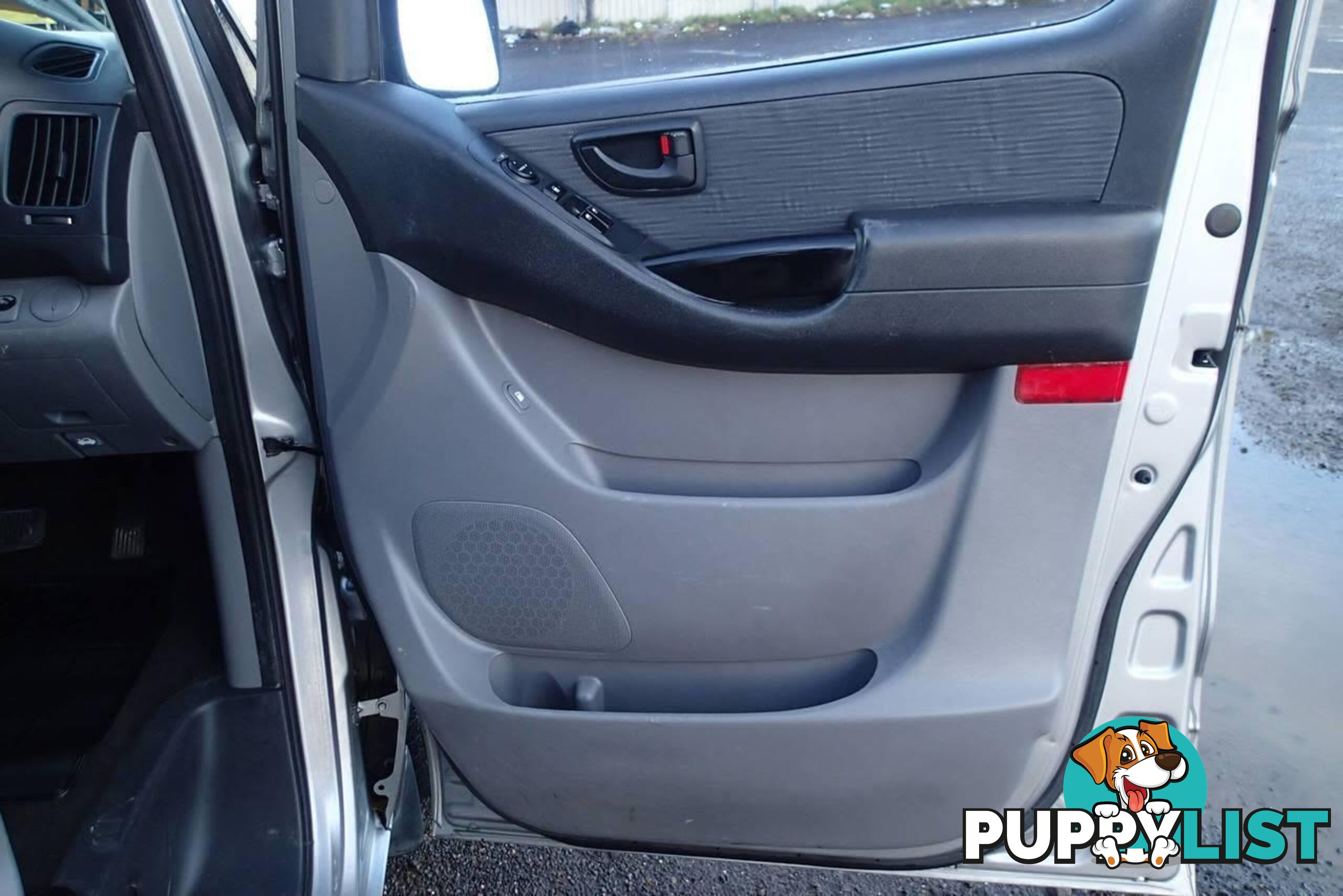 2011 HYUNDAI ILOAD  TQ MY11 COMMERCIAL, 4 DOORS, 3 SEATS