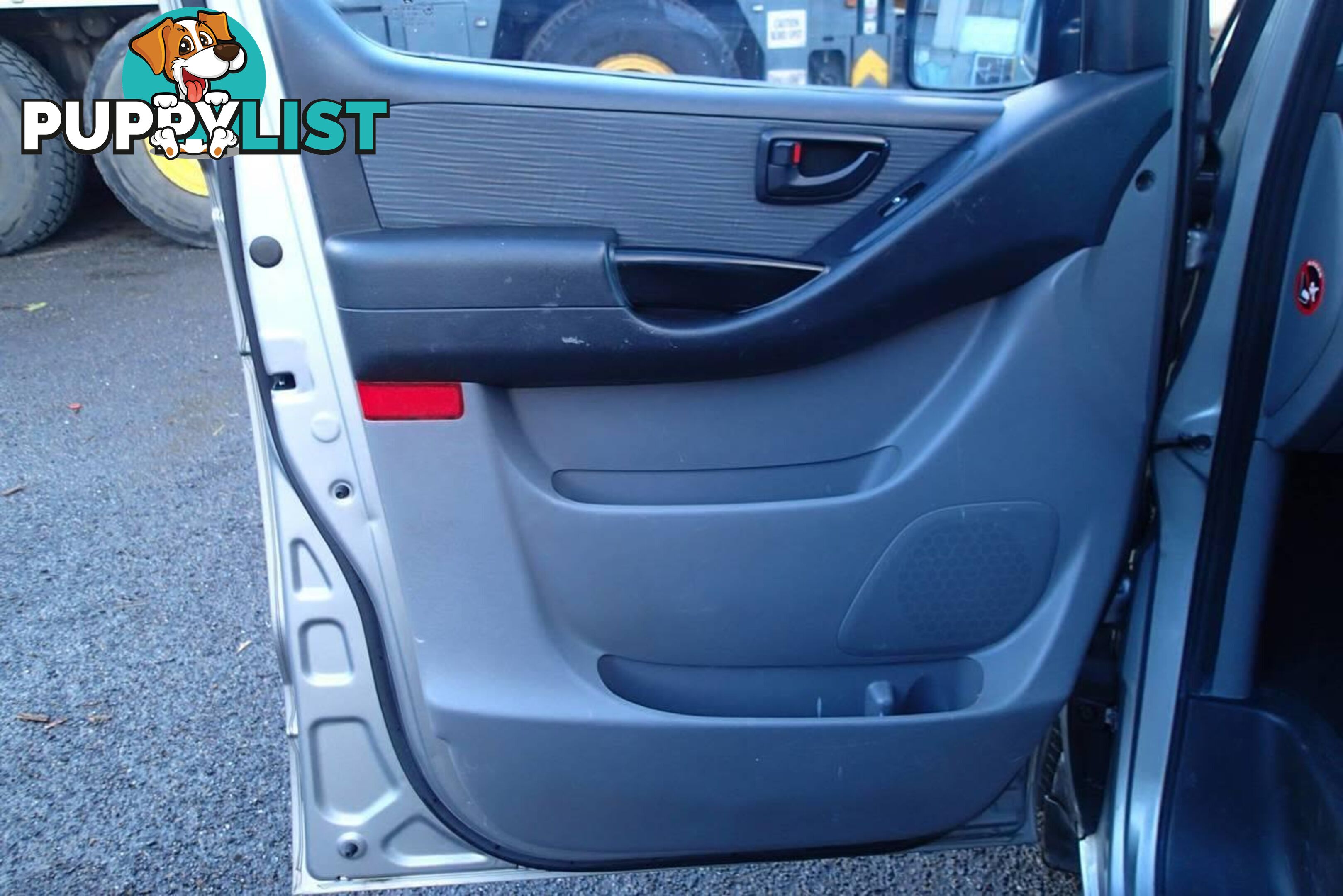 2011 HYUNDAI ILOAD  TQ MY11 COMMERCIAL, 4 DOORS, 3 SEATS