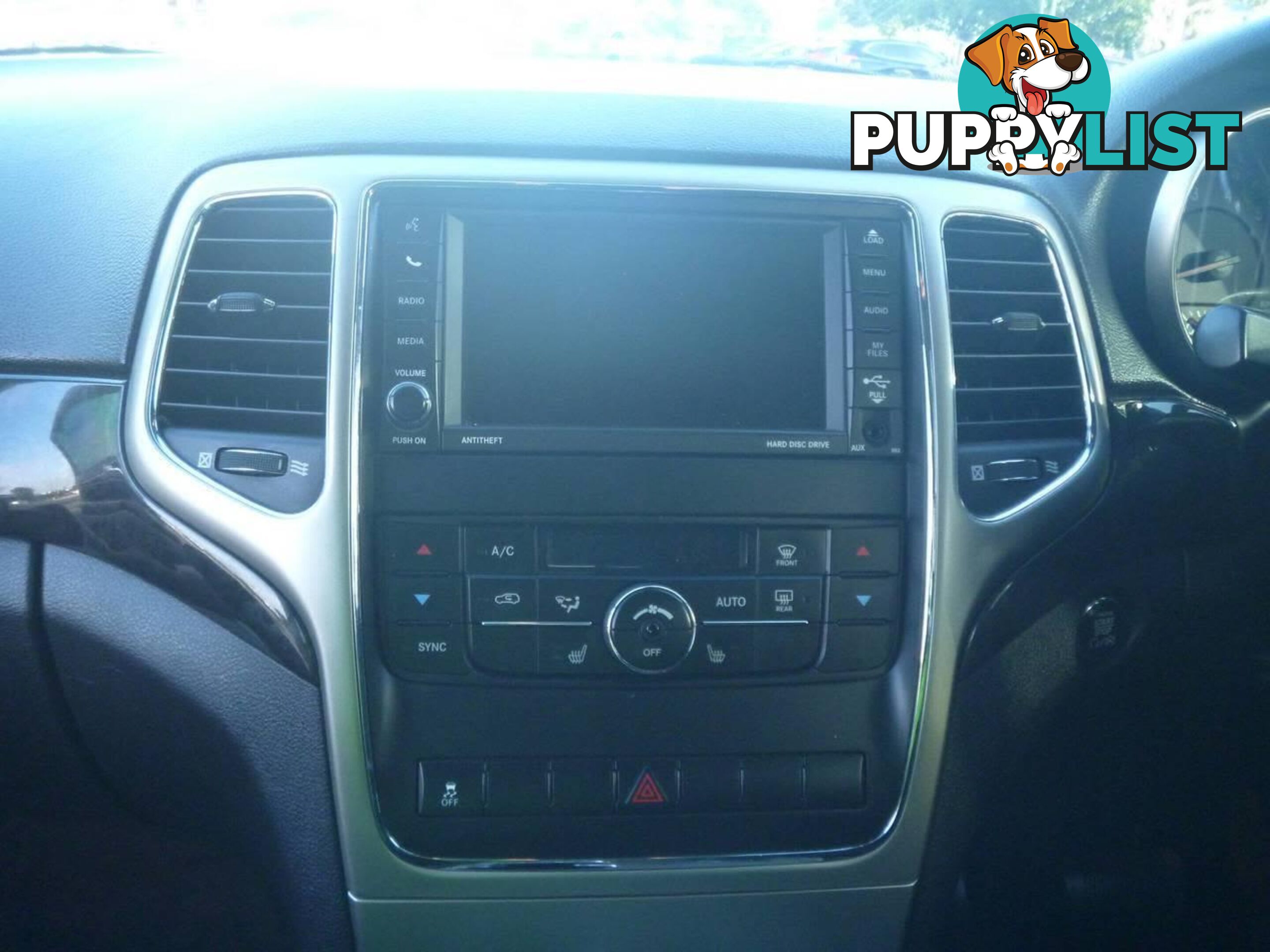 2011 JEEP GRAND CHEROKEE LAREDO (4X4) WK SUV, 4 DOORS, 5 SEATS