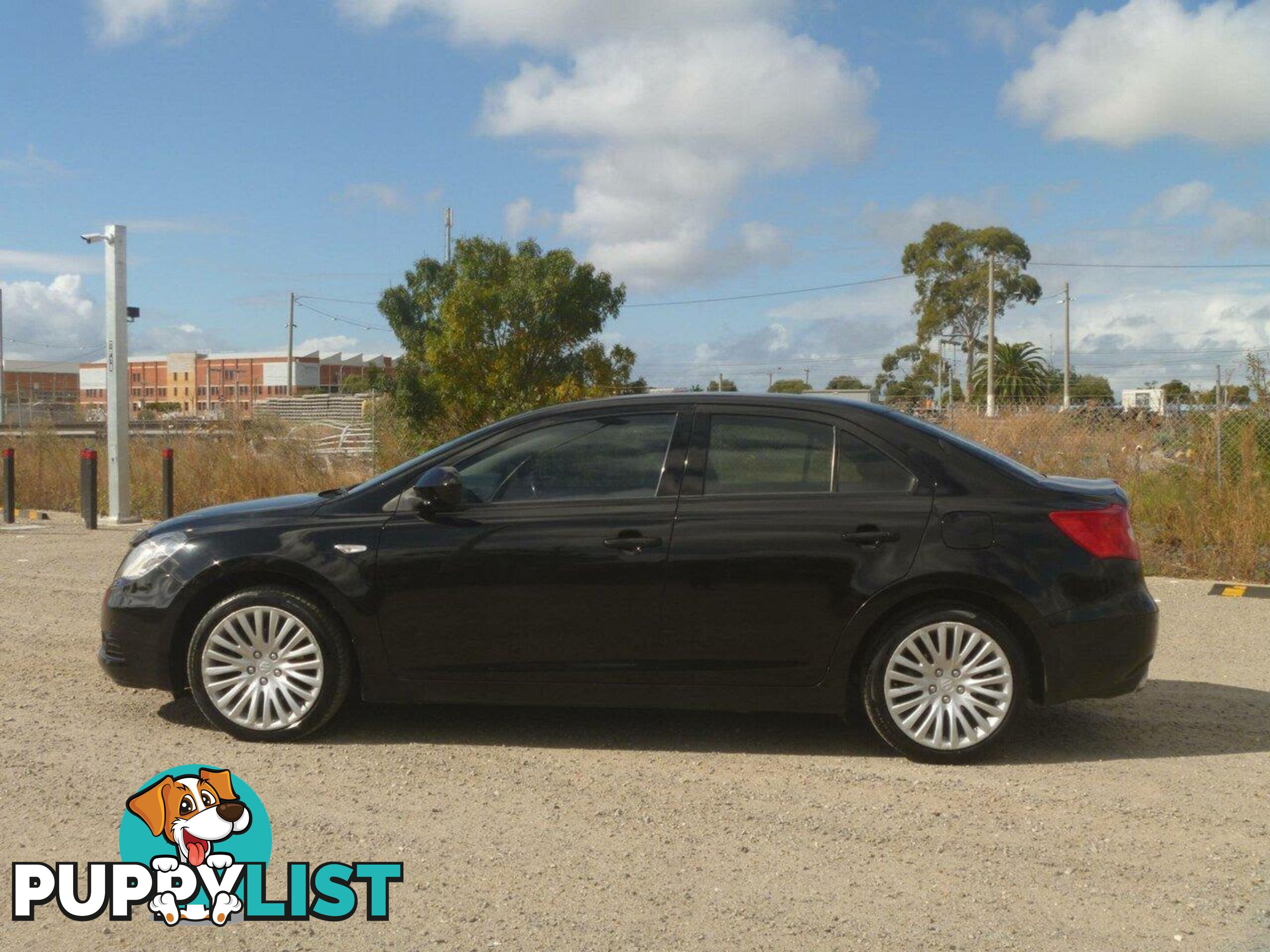 2011 SUZUKI KIZASHI XLS FR SEDAN, 4 DOORS, 5 SEATS