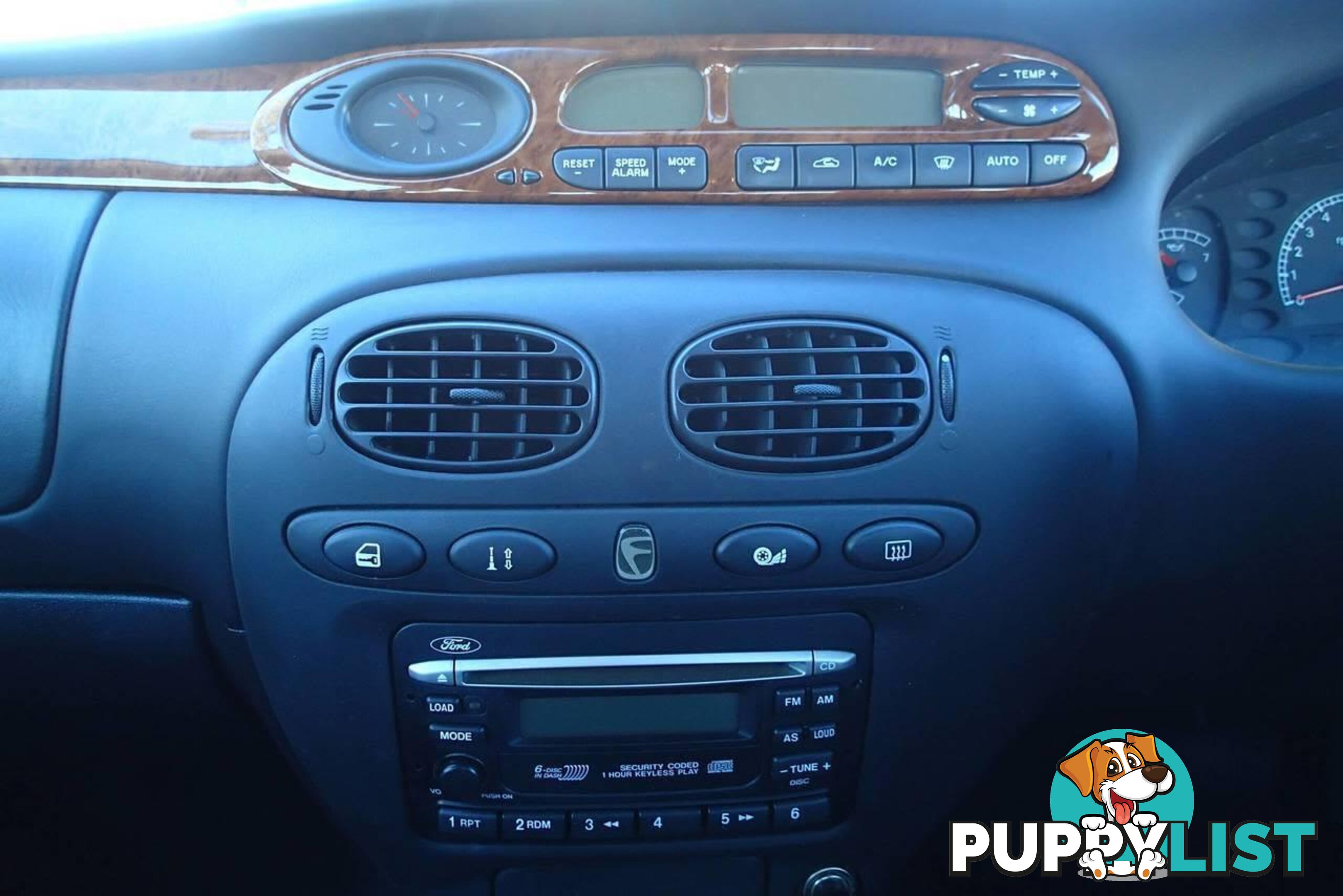 2001 FORD FAIRMONT  AUII SEDAN, 4 DOORS, 5 SEATS