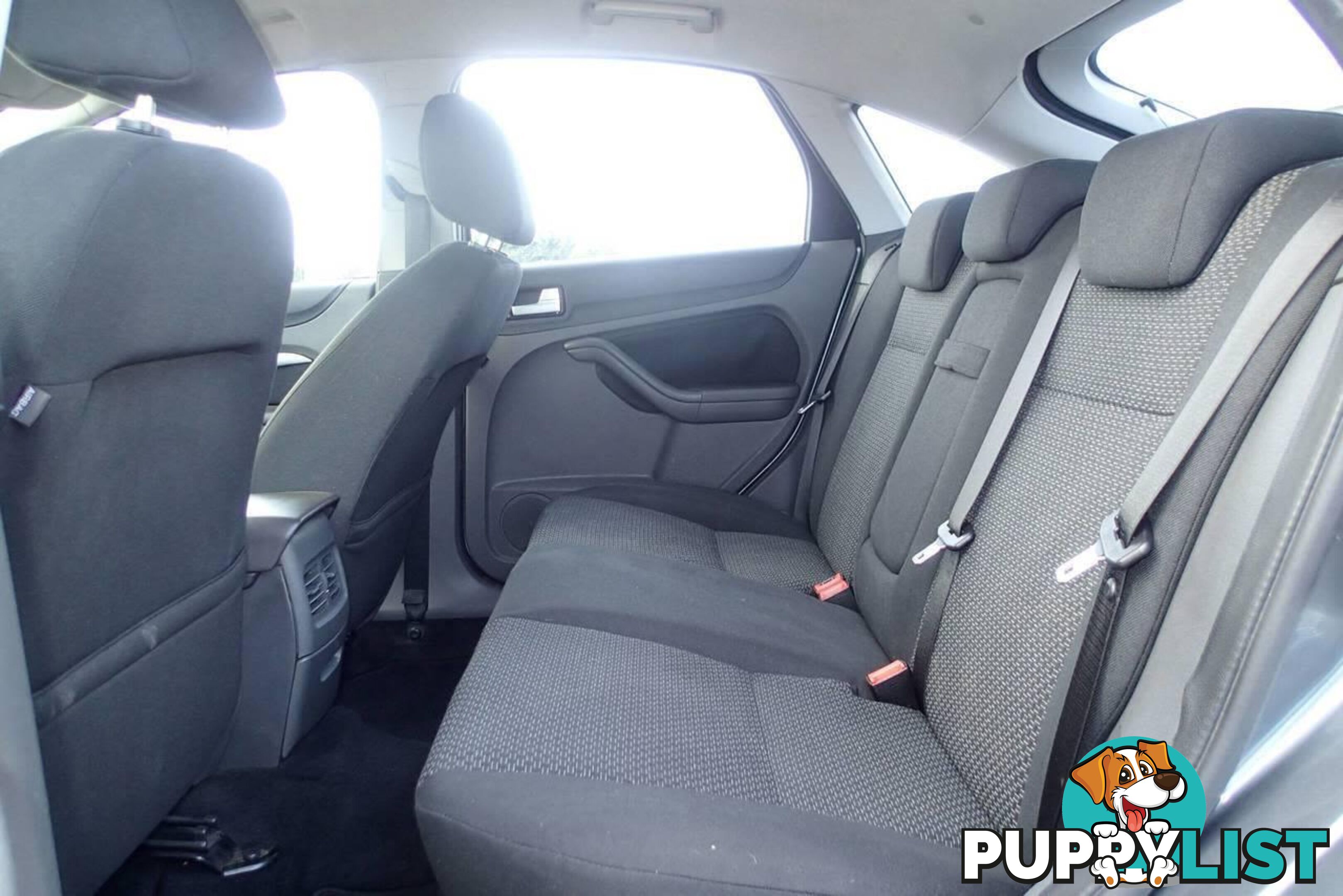 2005 FORD FOCUS ZETEC LS HATCH, 5 DOORS, 5 SEATS