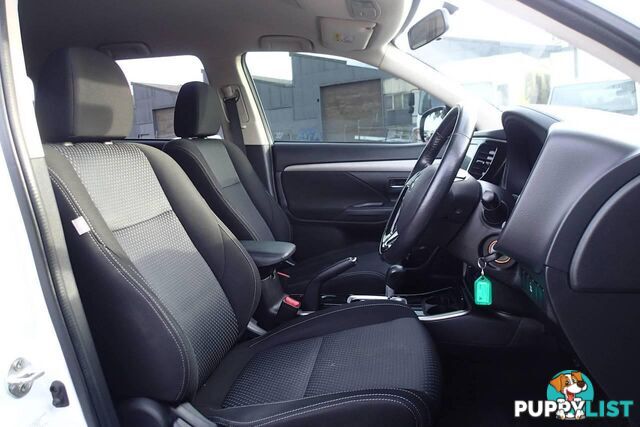 2017 MITSUBISHI OUTLANDER ES 7 SEAT (2WD) ZL MY18.5 SUV, 4 DOORS, 7 SEATS