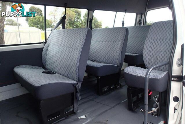 2001 TOYOTA HIACE COMMUTER RZH125R PEOPLE MOVER, 3 DOORS, 14 SEATS