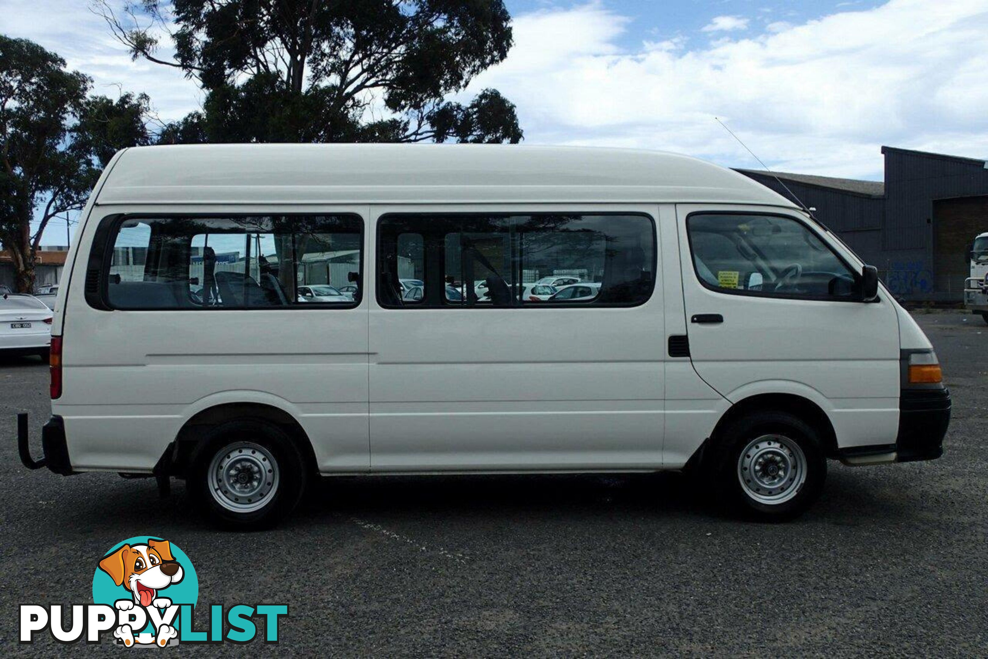 2001 TOYOTA HIACE COMMUTER RZH125R PEOPLE MOVER, 3 DOORS, 14 SEATS