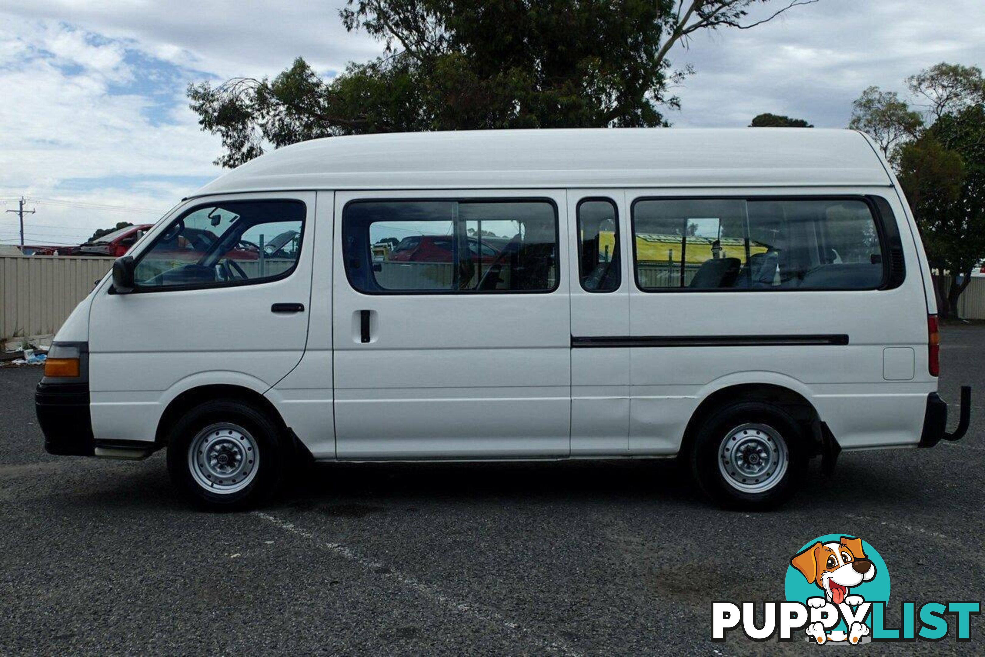 2001 TOYOTA HIACE COMMUTER RZH125R PEOPLE MOVER, 3 DOORS, 14 SEATS