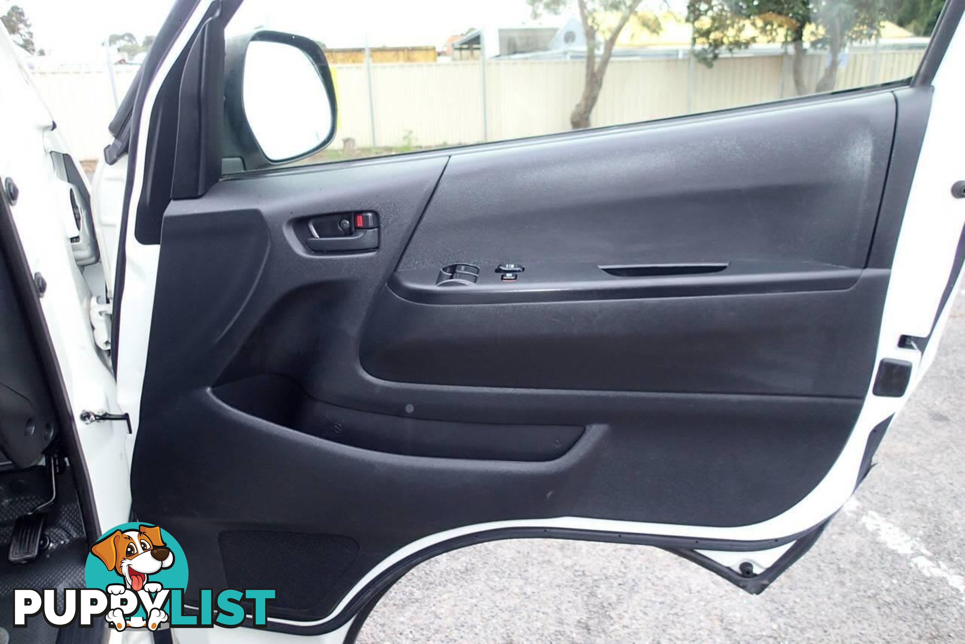 2018 TOYOTA HIACE COMMUTER TRH223R MY16 PEOPLE MOVER, 3 DOORS, 14 SEATS