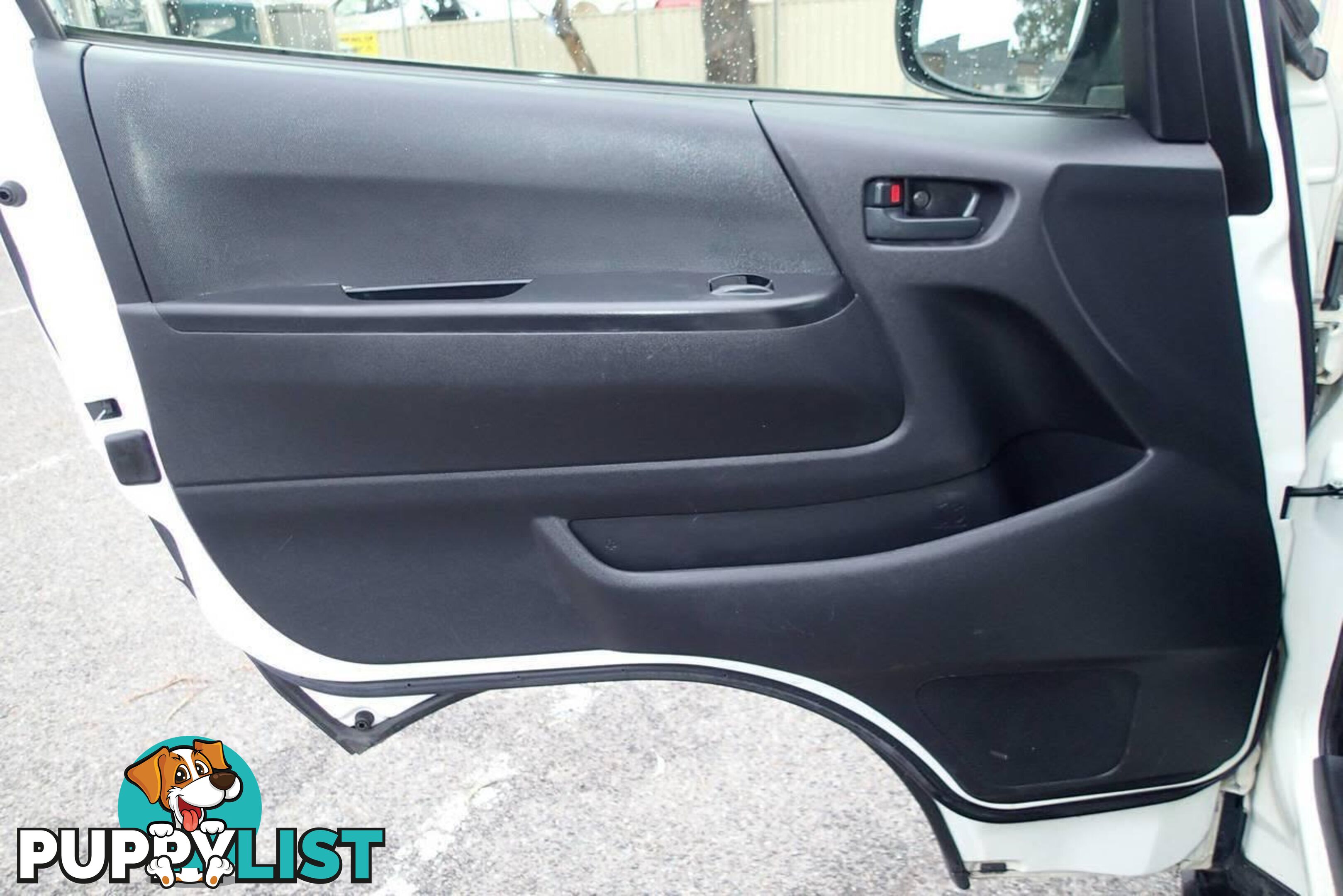 2018 TOYOTA HIACE COMMUTER TRH223R MY16 PEOPLE MOVER, 3 DOORS, 14 SEATS
