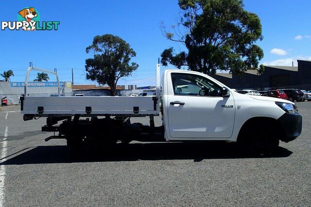 2017 TOYOTA HILUX WORKMATE GUN122R UTE TRAY, 2 DOORS, 2 SEATS