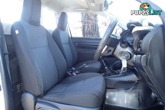 2017 TOYOTA HILUX WORKMATE GUN122R UTE TRAY, 2 DOORS, 2 SEATS