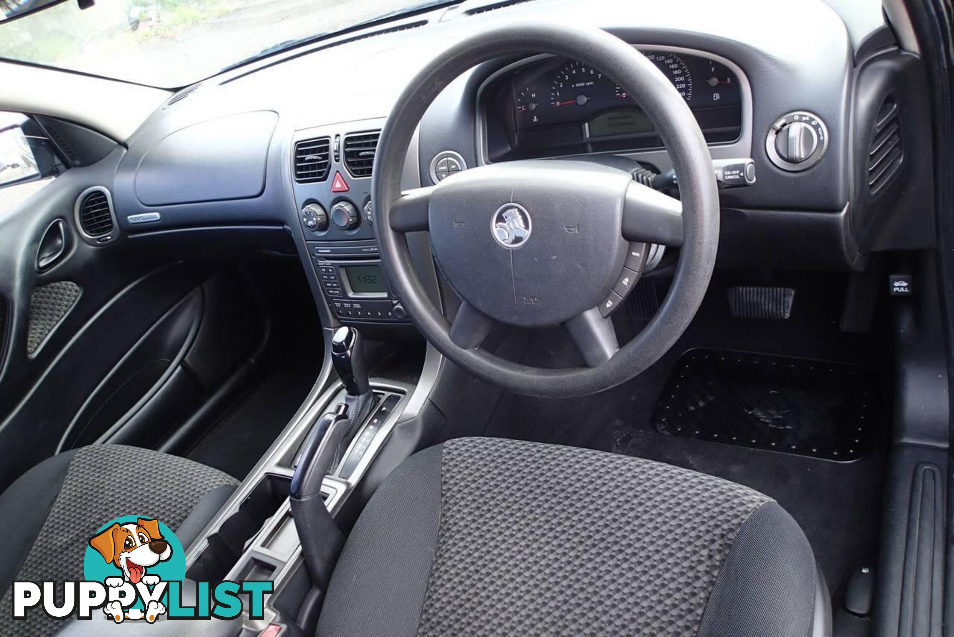 2004 HOLDEN COMMODORE EXECUTIVE VYII SEDAN, 4 DOORS, 5 SEATS