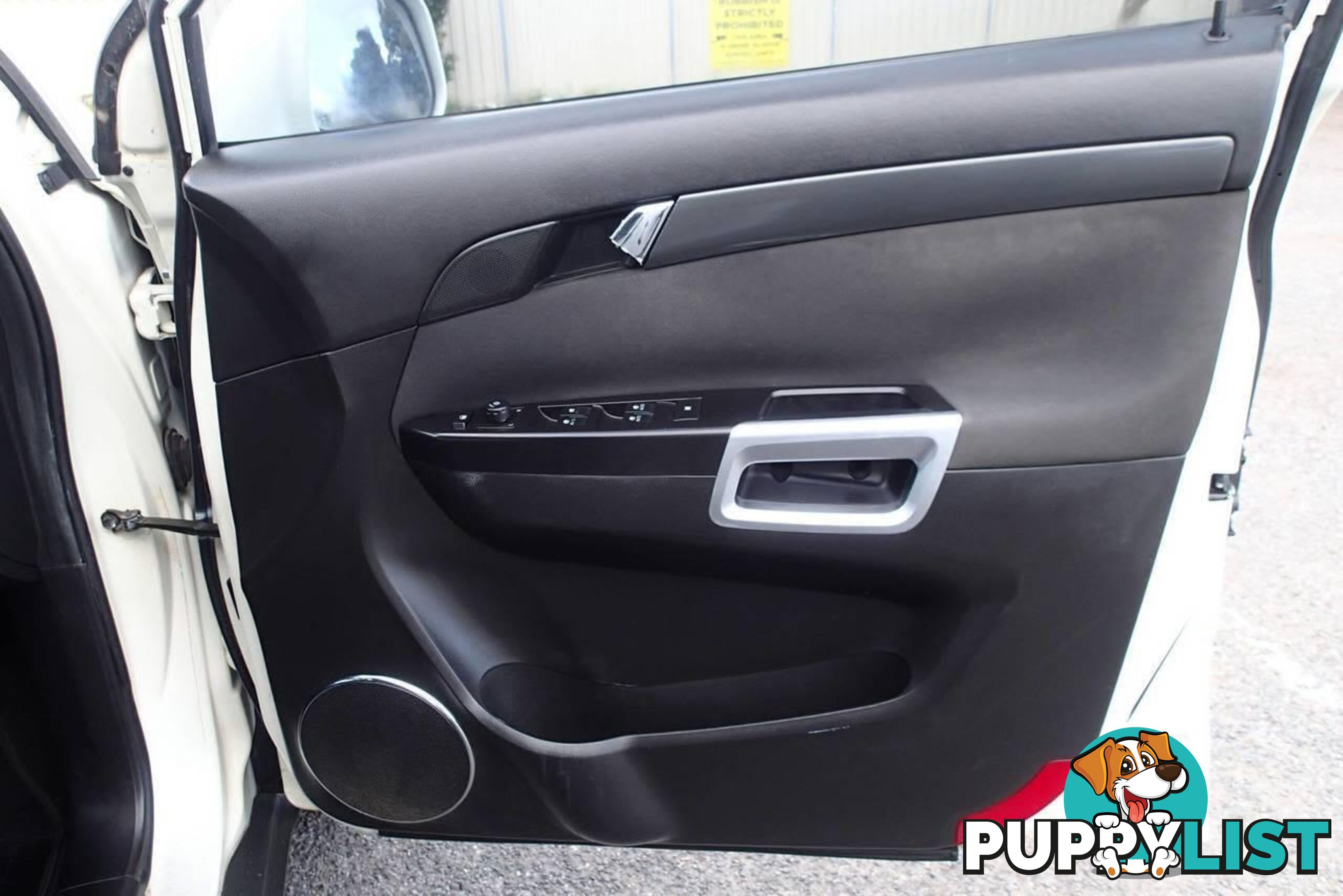 2011 HOLDEN CAPTIVA 5 (FWD) CG SERIES II SUV, 4 DOORS, 5 SEATS