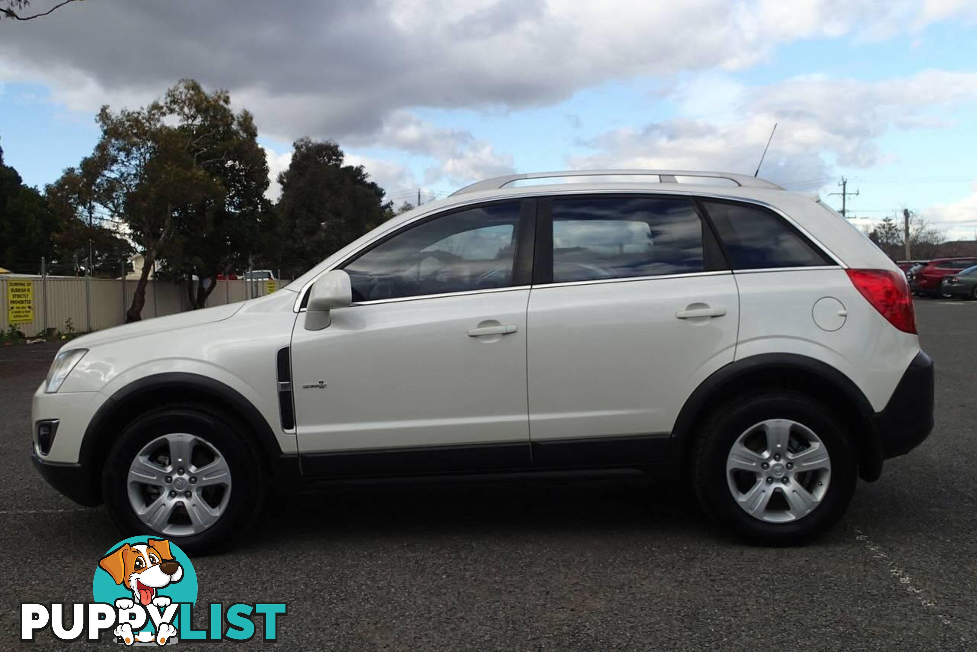 2011 HOLDEN CAPTIVA 5 (FWD) CG SERIES II SUV, 4 DOORS, 5 SEATS