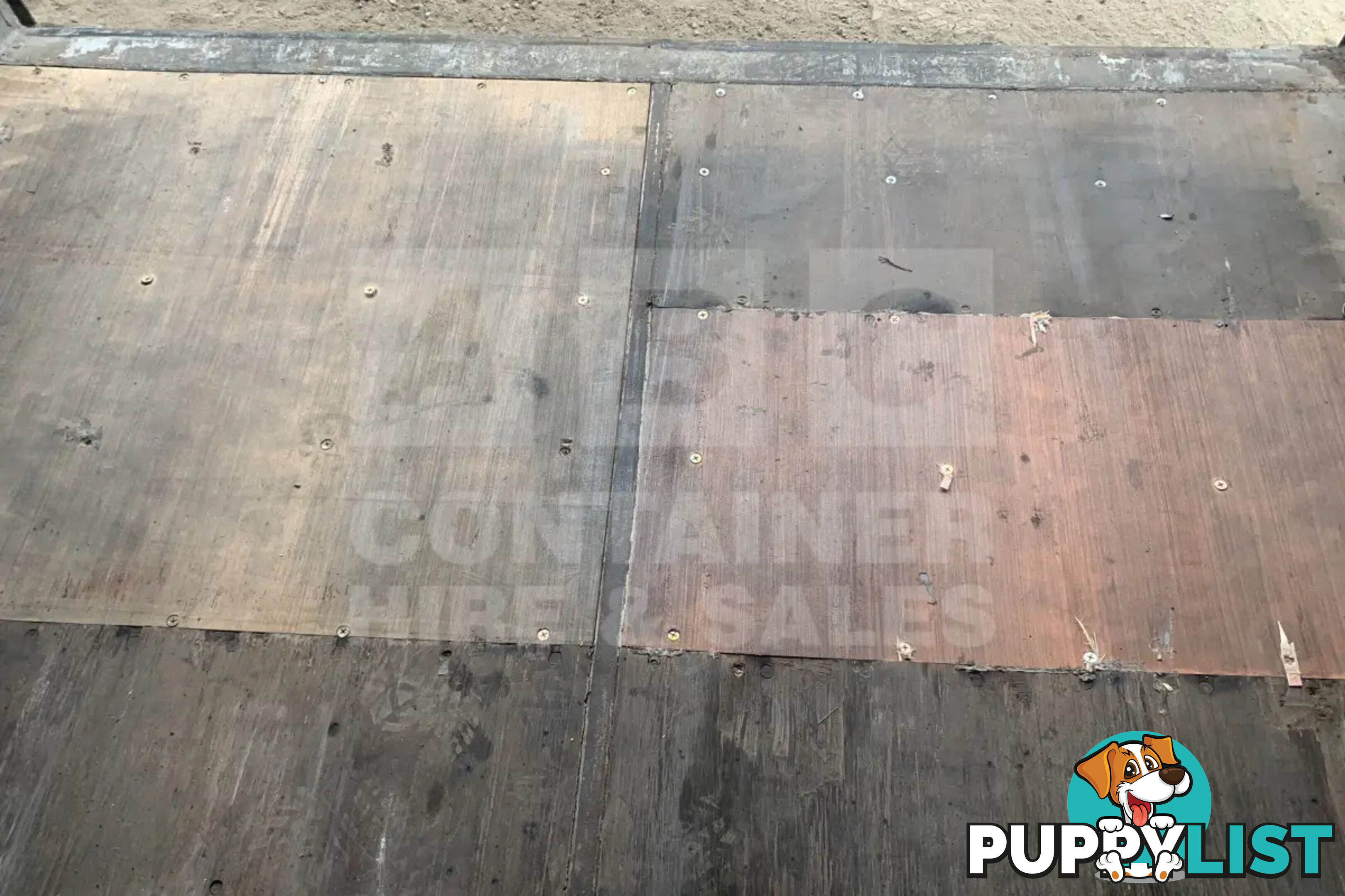 20' STANDARD HEIGHT SHIPPING CONTAINER - in Brisbane