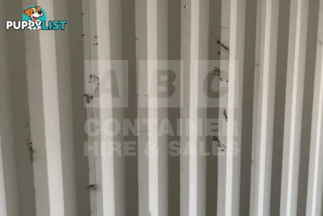20' STANDARD HEIGHT SHIPPING CONTAINER - in Emerald