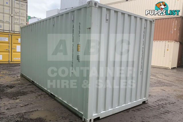 20' STANDARD HEIGHT SHIPPING CONTAINER - in Emerald